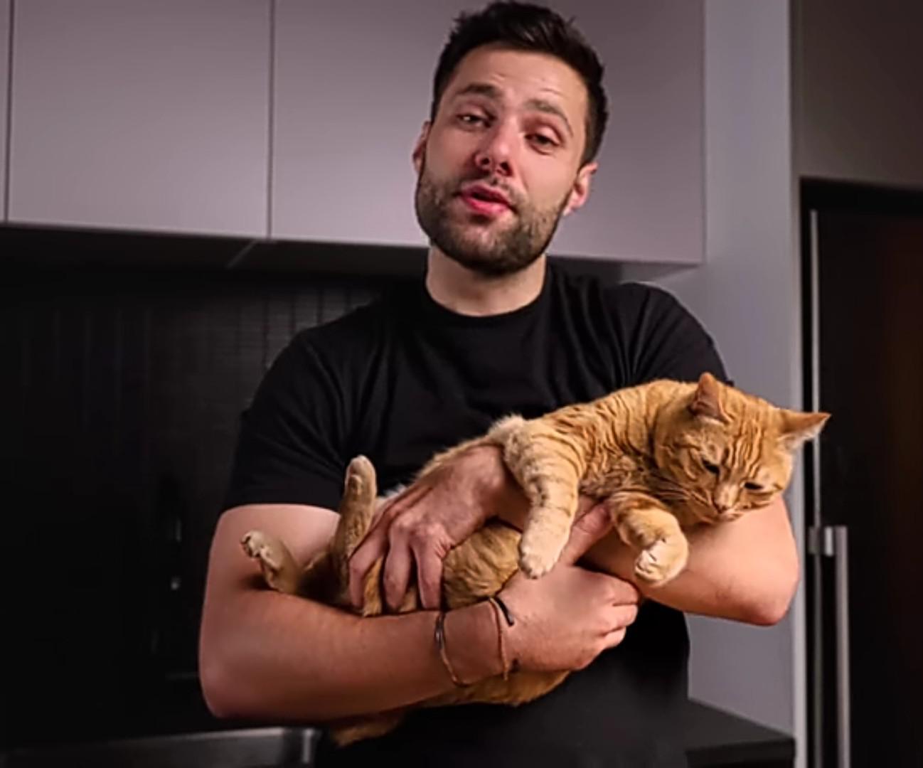 Max the meat guy be like "Today I'm gonna be dry aging my cat" r/meat