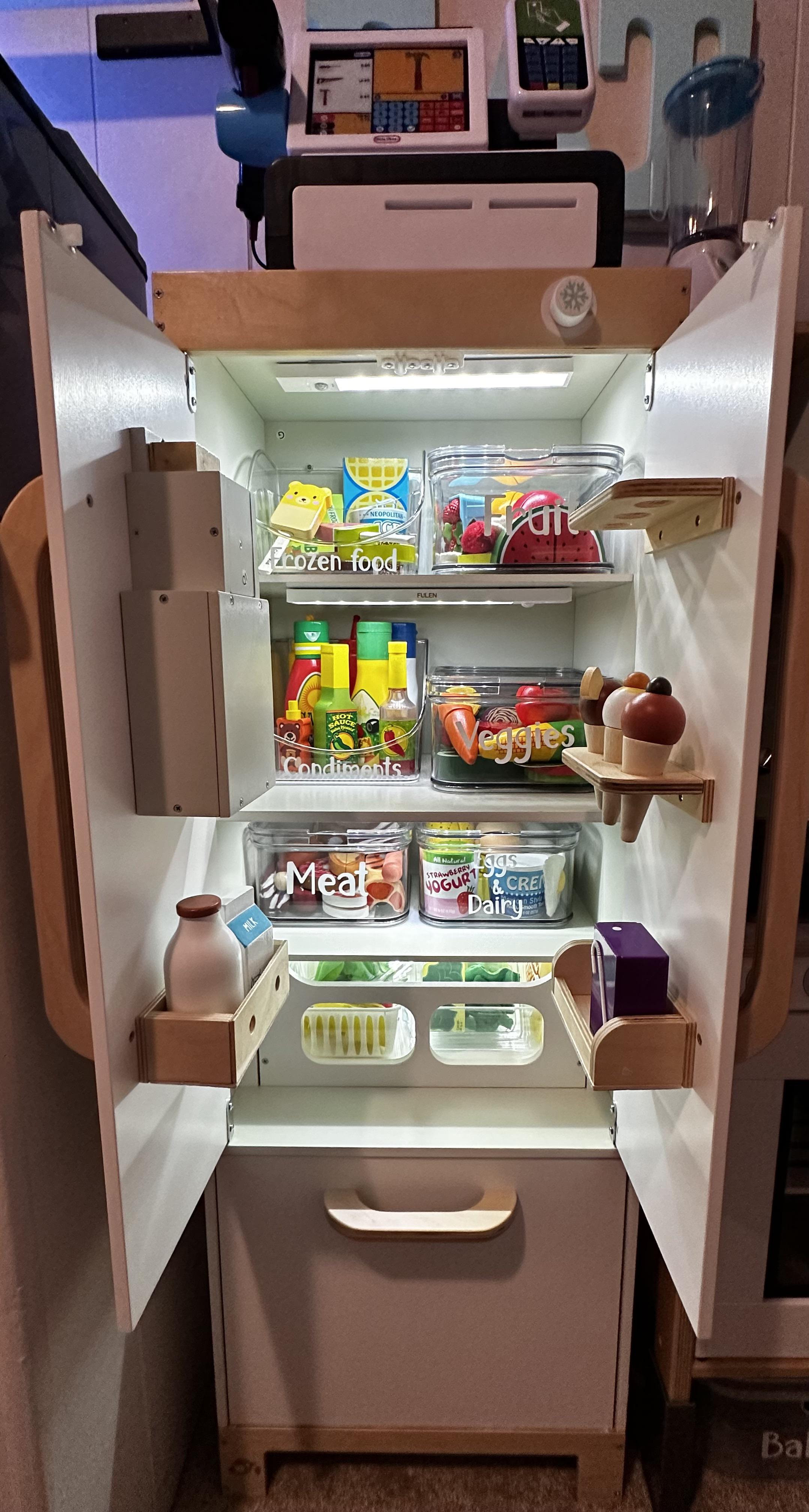 My son’s play fridge : r/OrganizationPorn