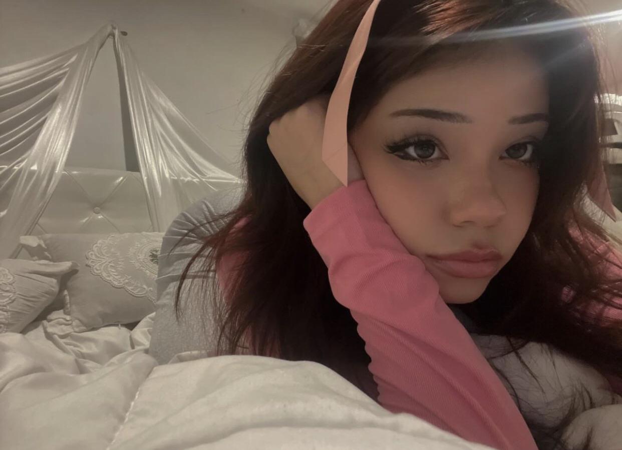 ass look juicy back there😋 : PixieonyxxOF