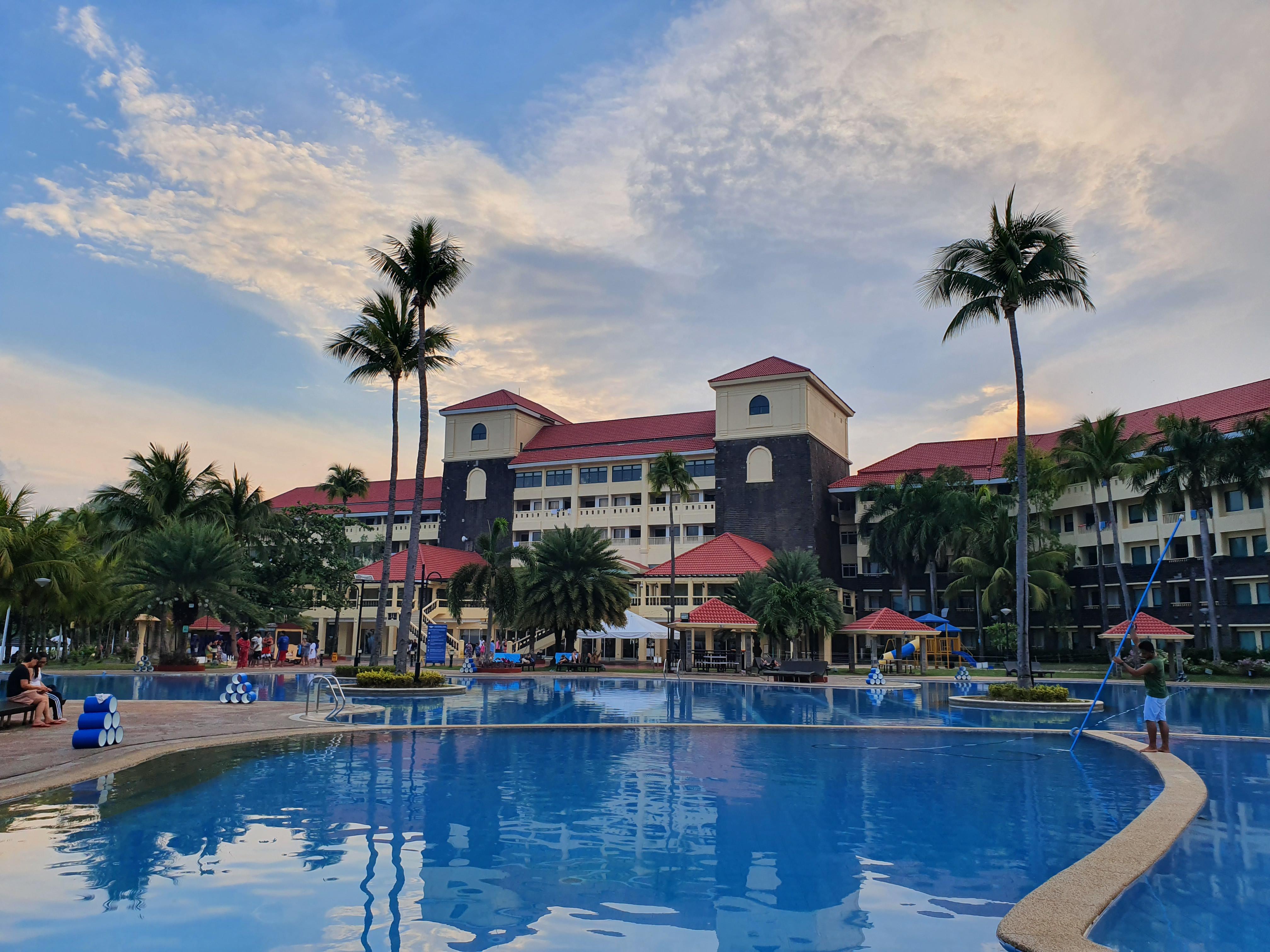Canyon Cove, Philippines r/galaxyphotography