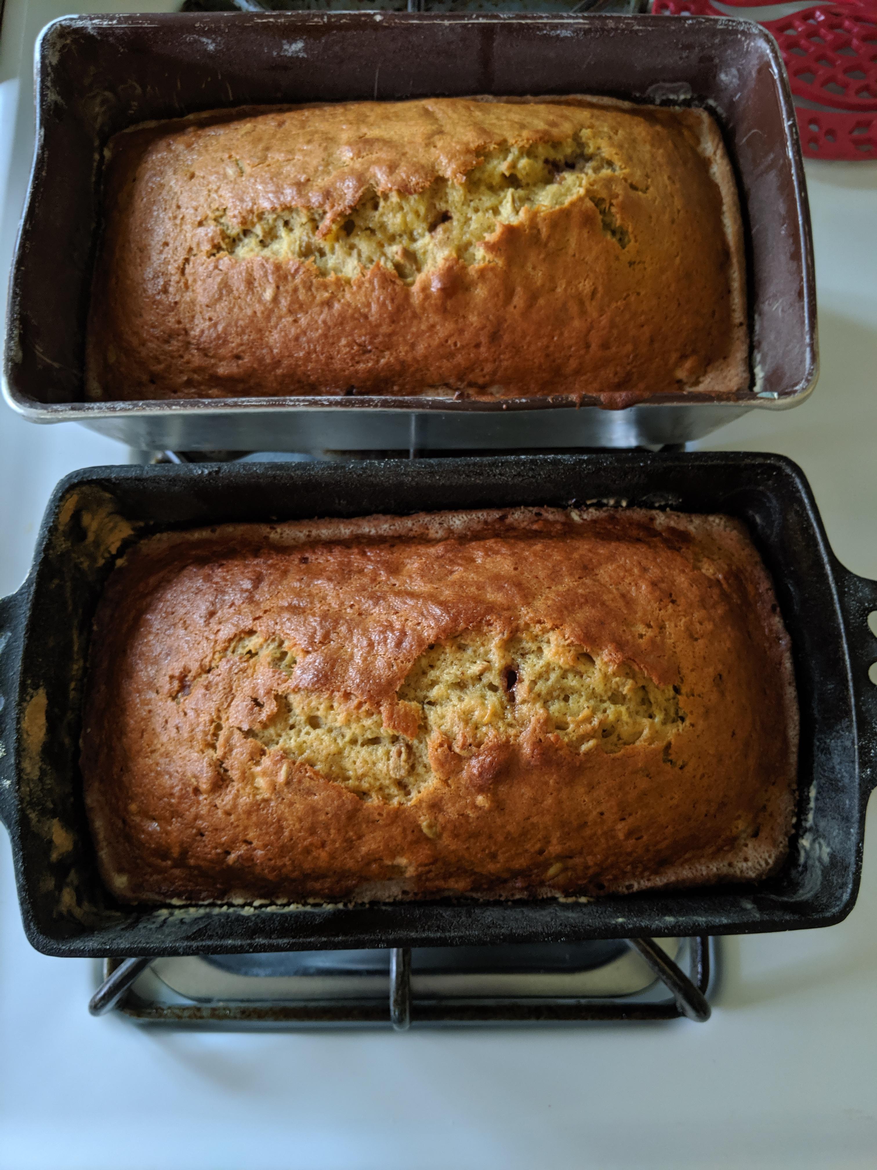 Banana bread with chocolate chips and sunflower seeds [Homemade] r/food