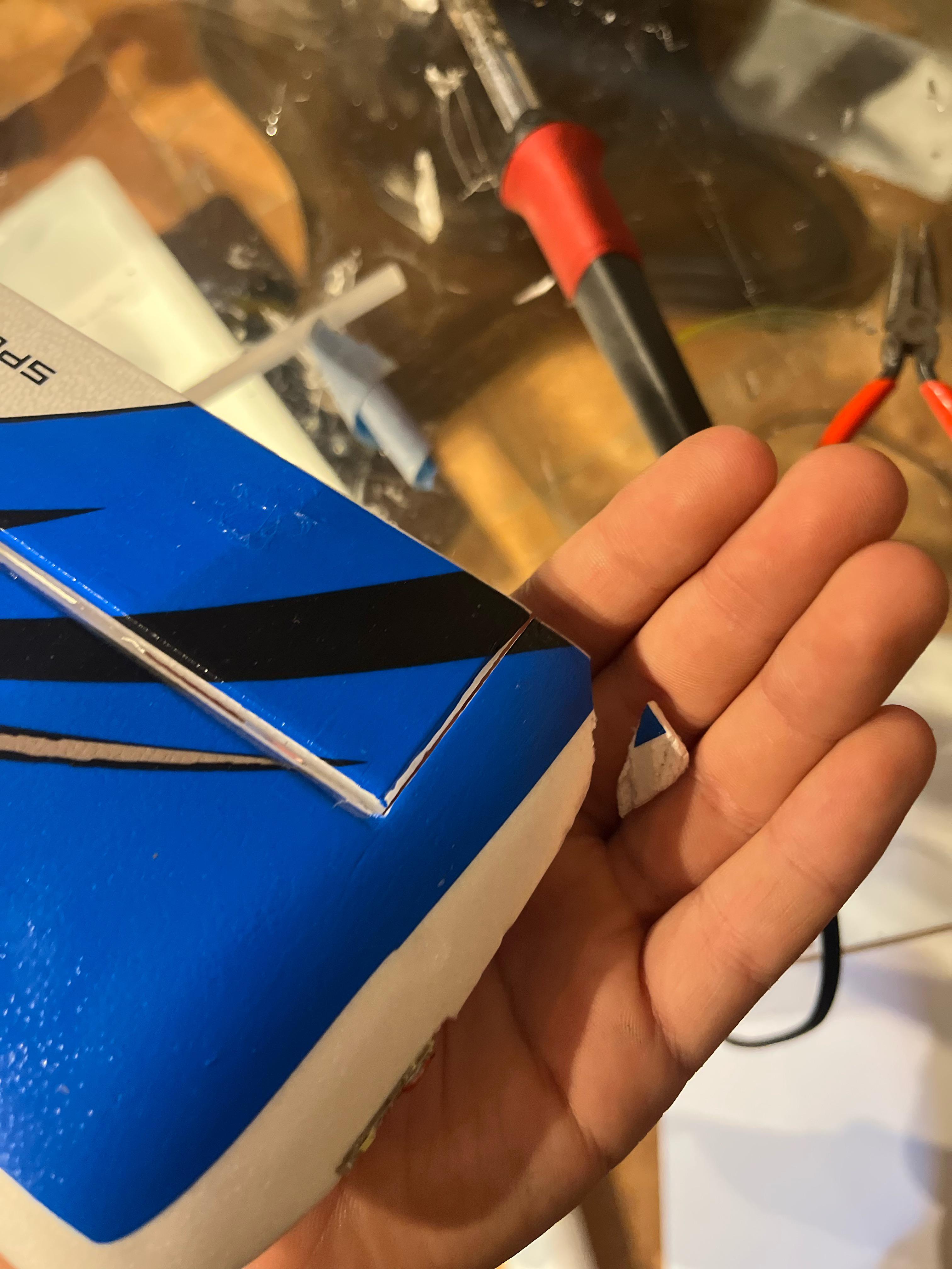 Is it safe to fly without this little chunk? r/RCPlanes