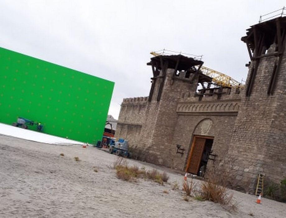 This Kings Landing gate is located on a beach. Would the Army of The Dead attack from a beach