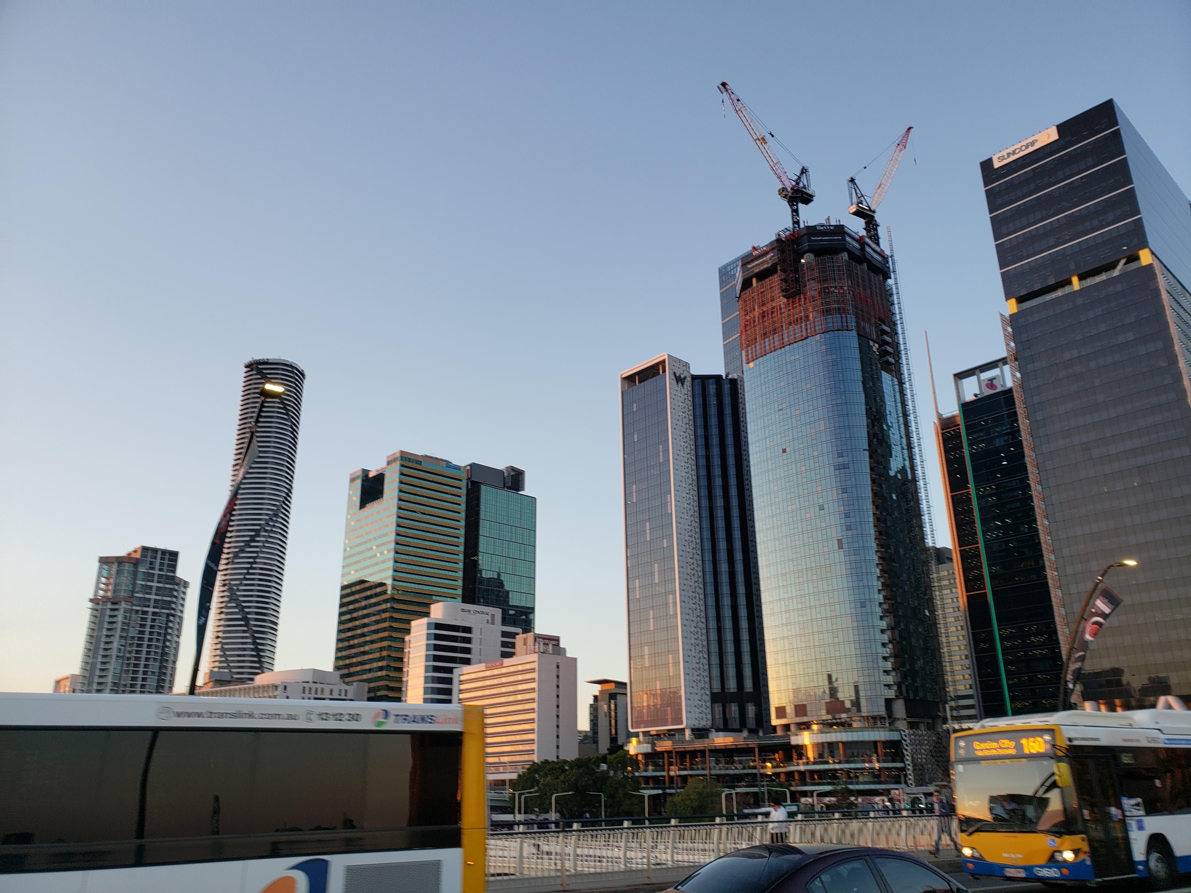 Brisbane at dusk [oc] r/CityPorn