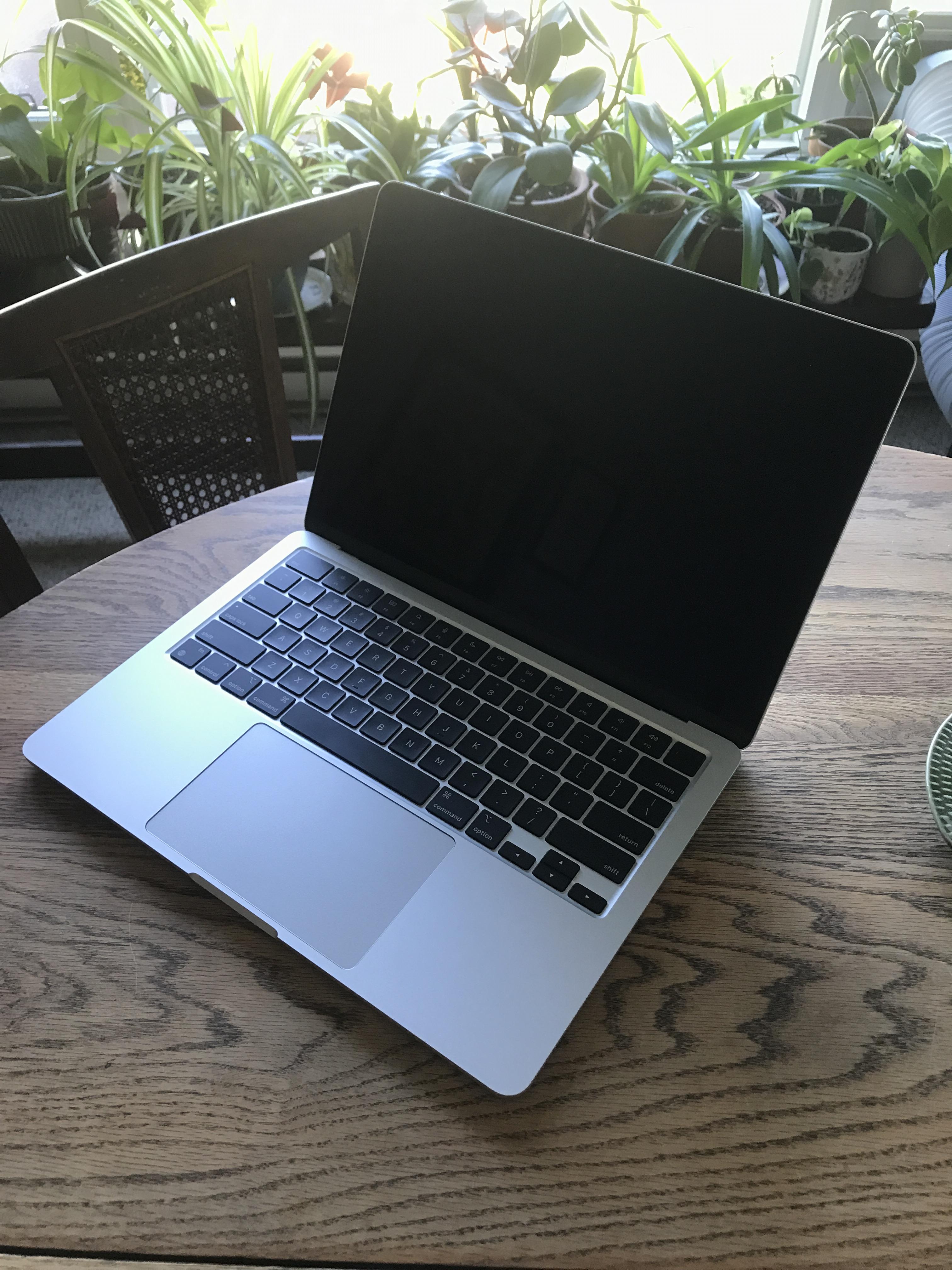 Snug fit sleeves for M2 Macbook Air? macbook