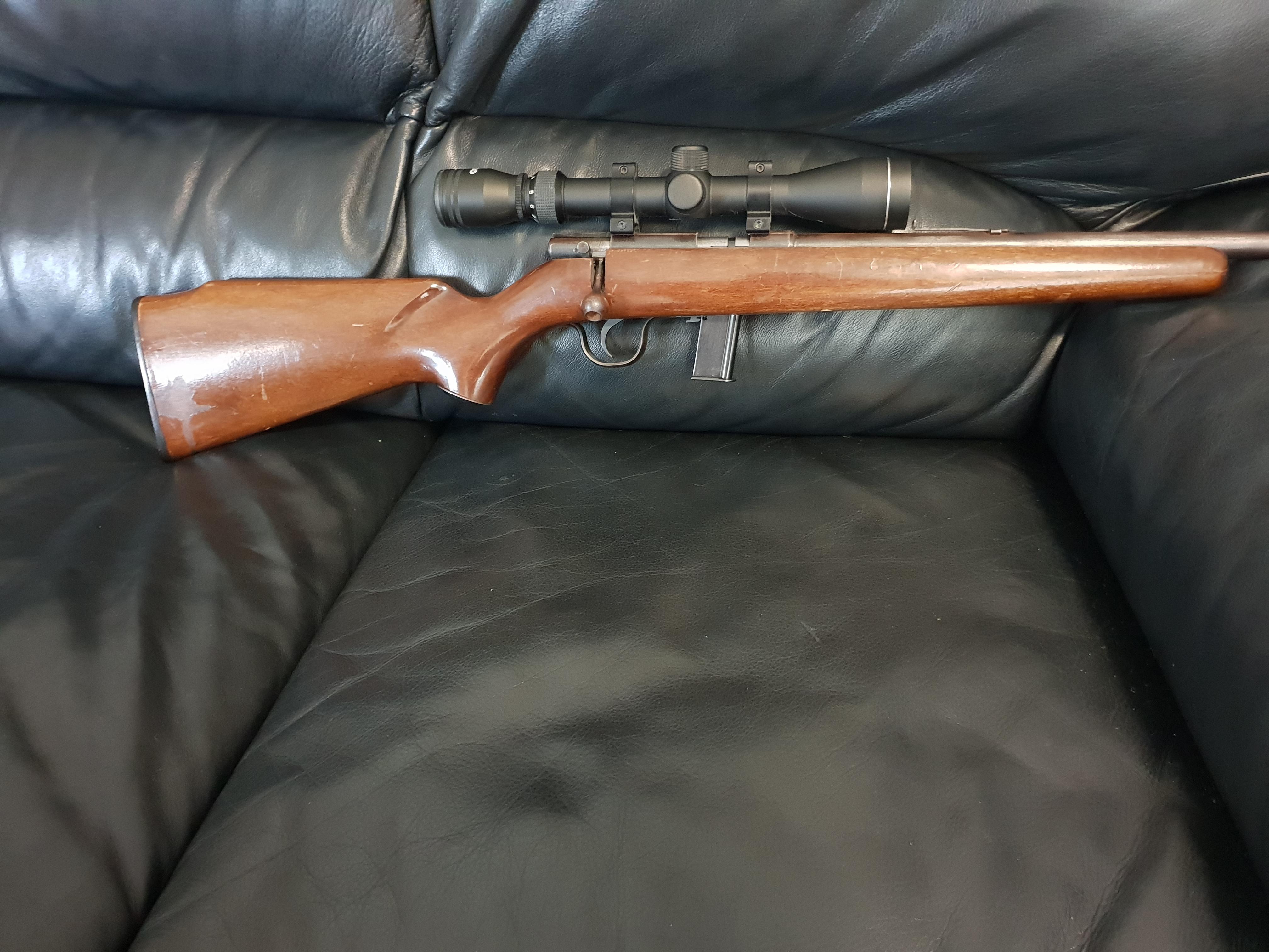 Hi guys this is an Australian rifle it's a sportco 62s .22lr made by