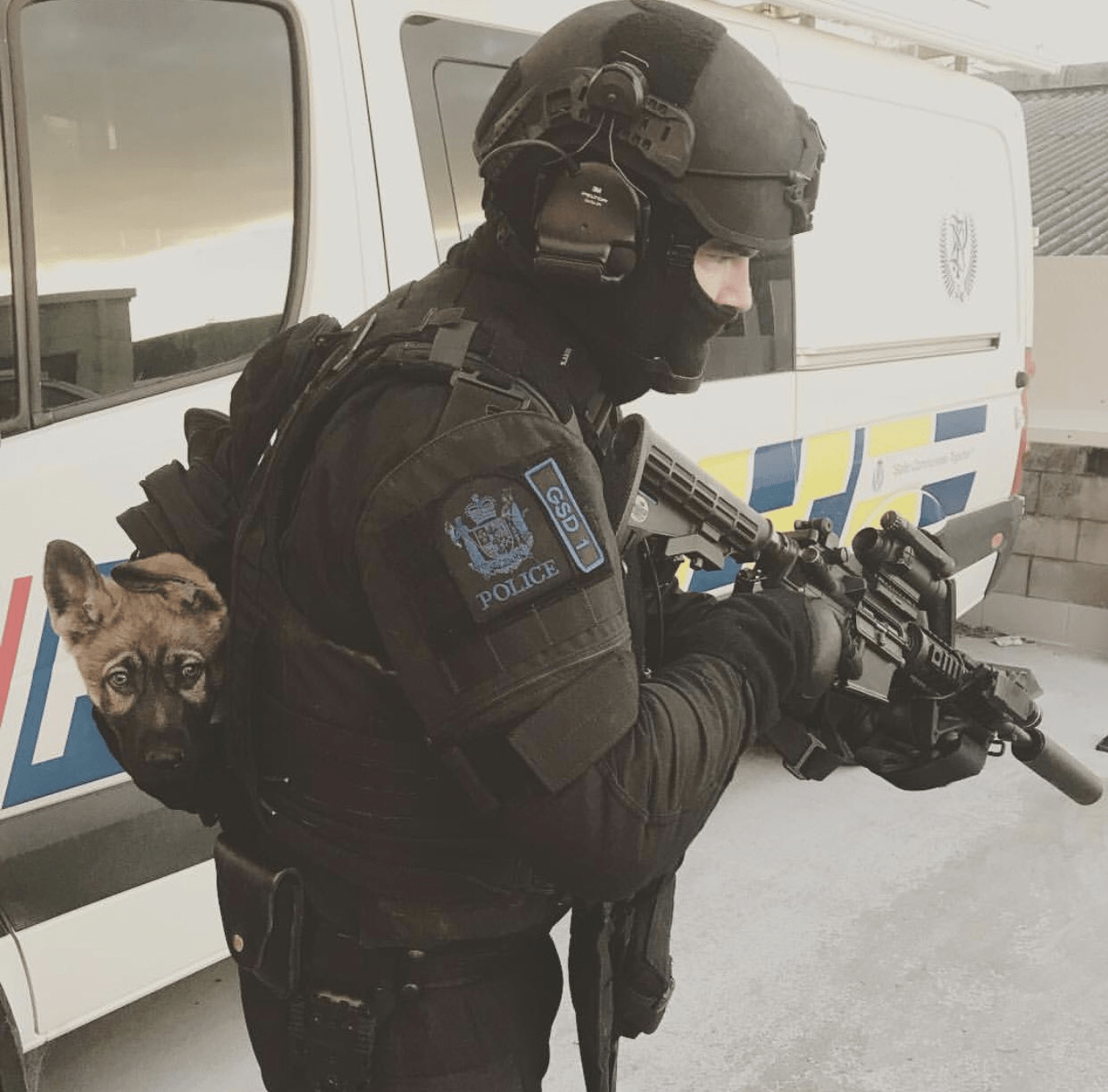 New Zealand Police AOS with his little bud. r/newzealand
