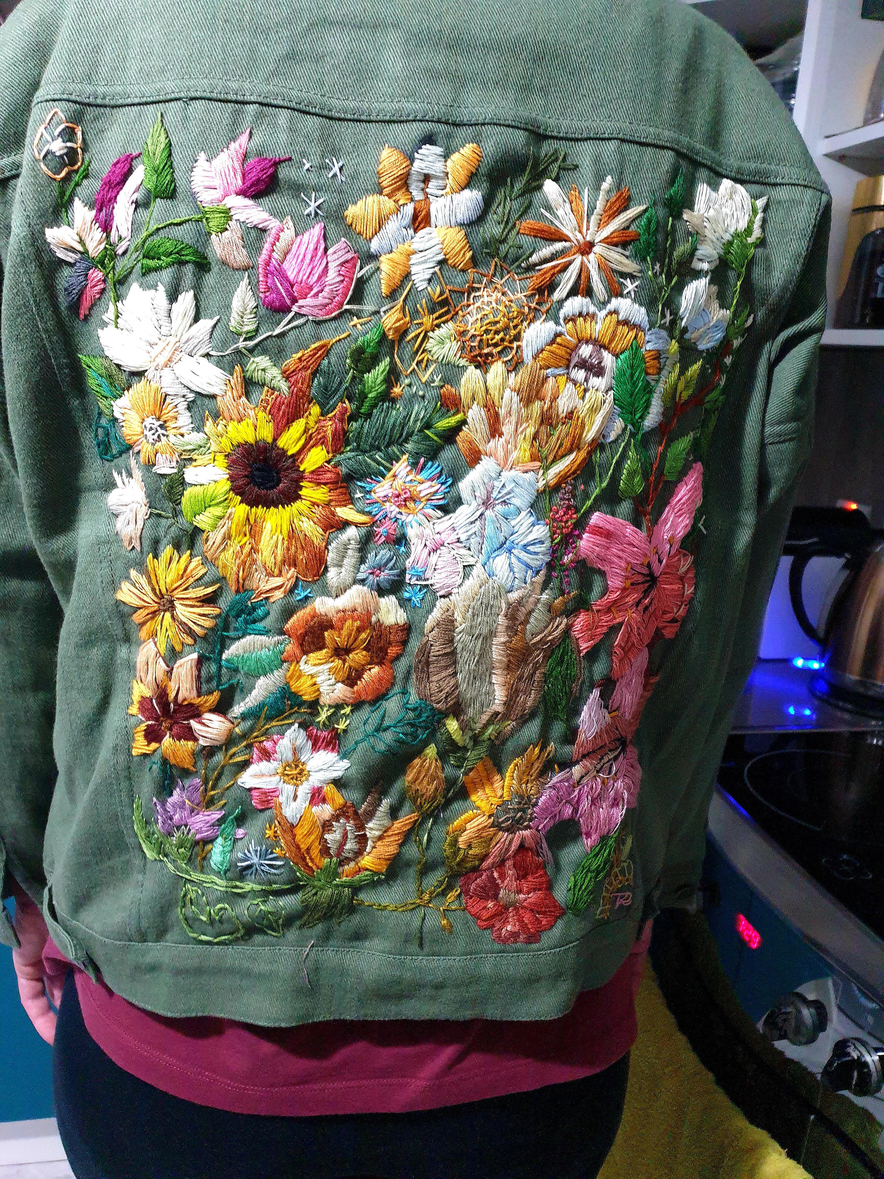 Hand embroidered jacket (by me) finally complete after 60 hours ! r/pics