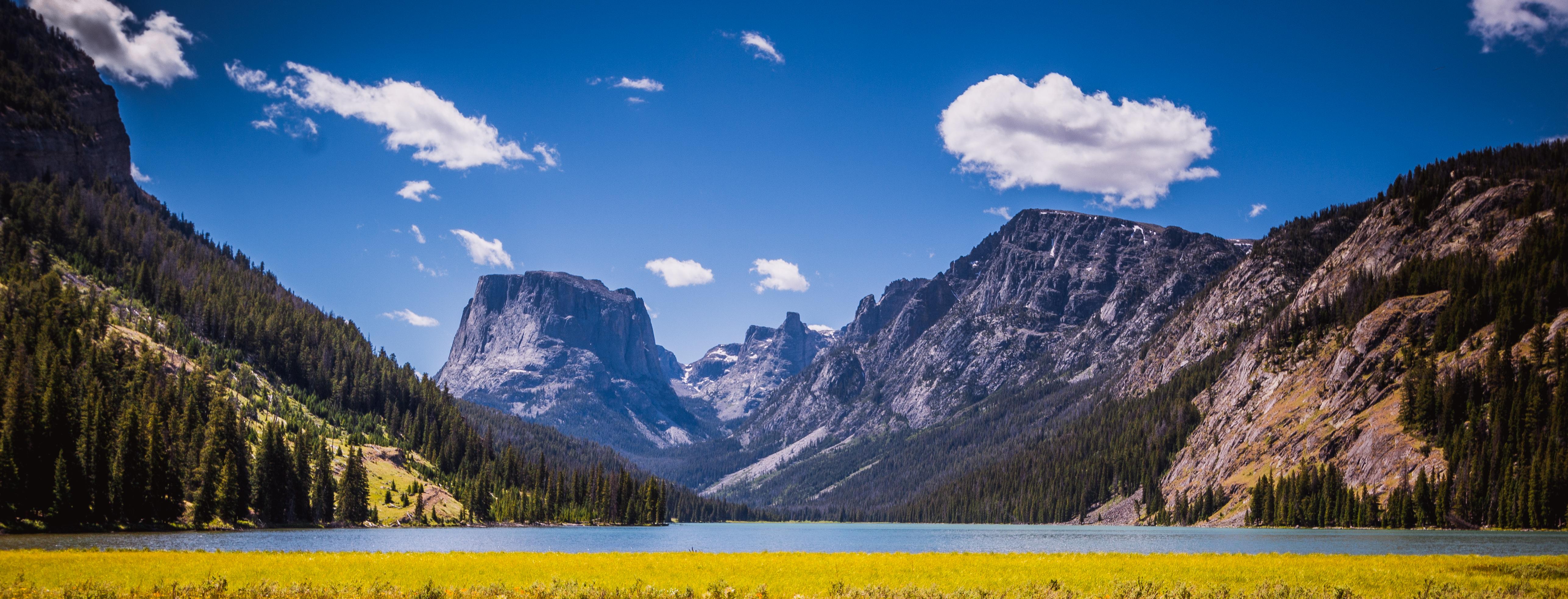 Expose Nature Between the Green River Lakes, Wind Rivers, Wyoming, USA