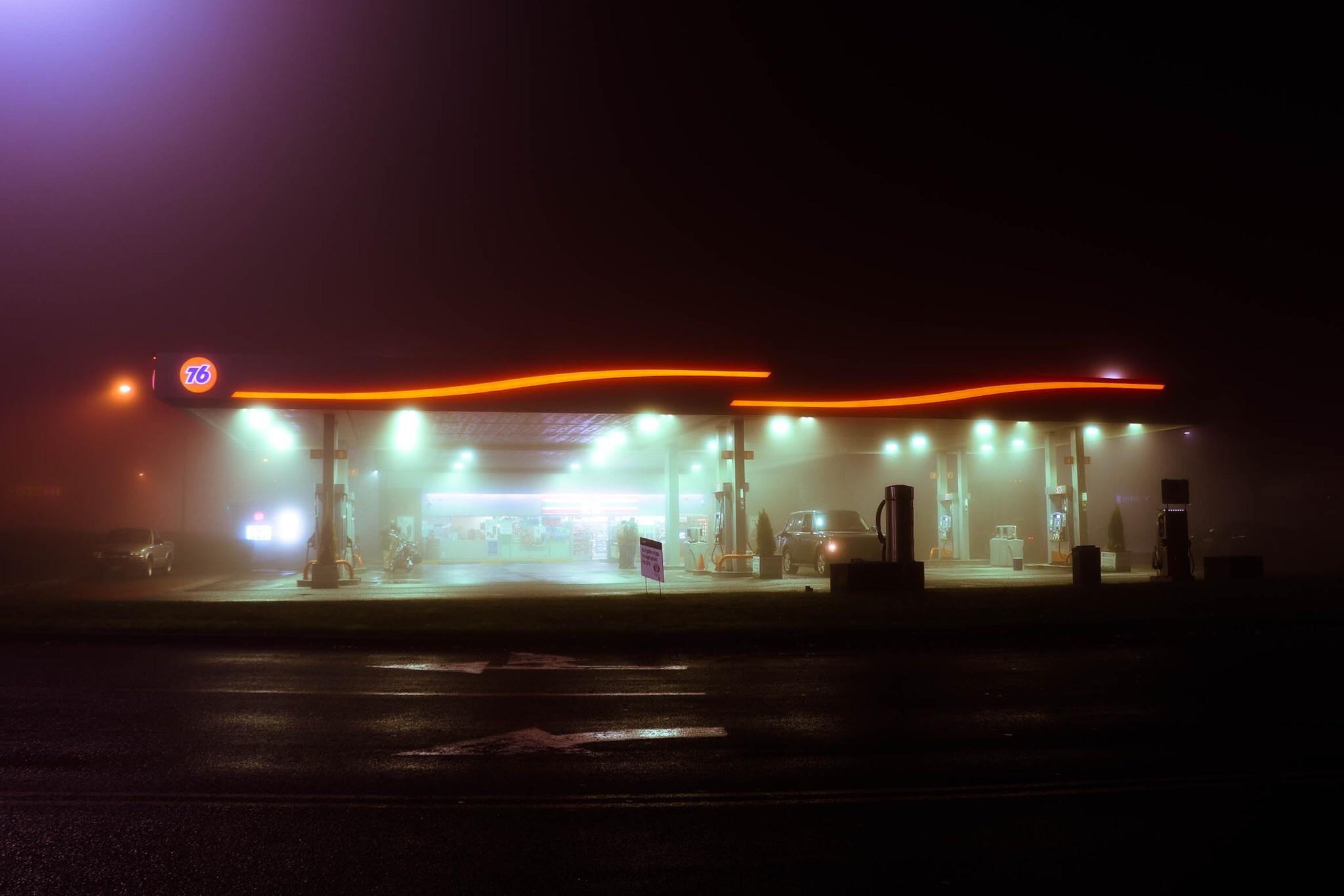 ITAP of a gas station on a foggy night r/itookapicture