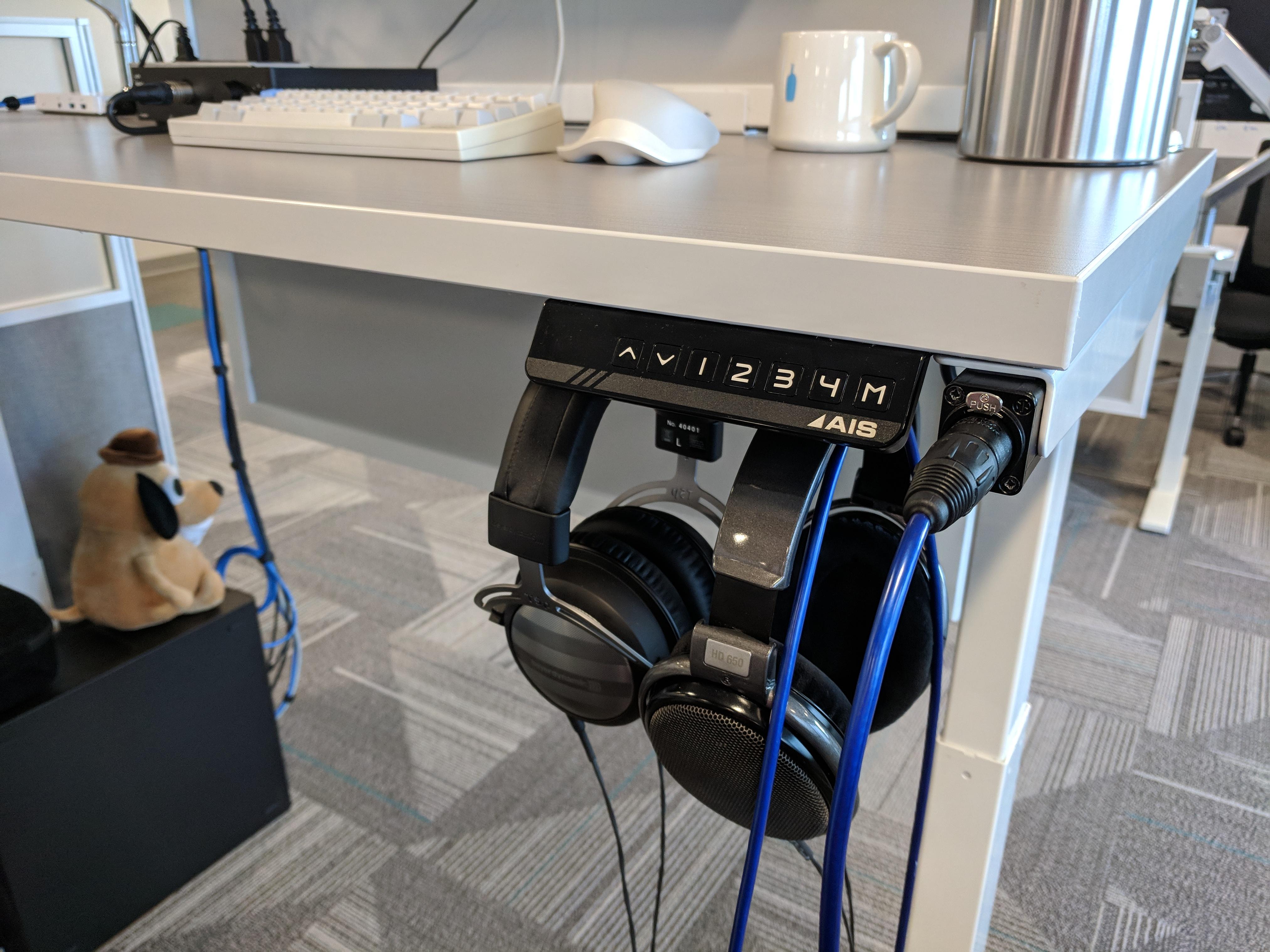 I added a balanced headphone jack to my desk r/headphones