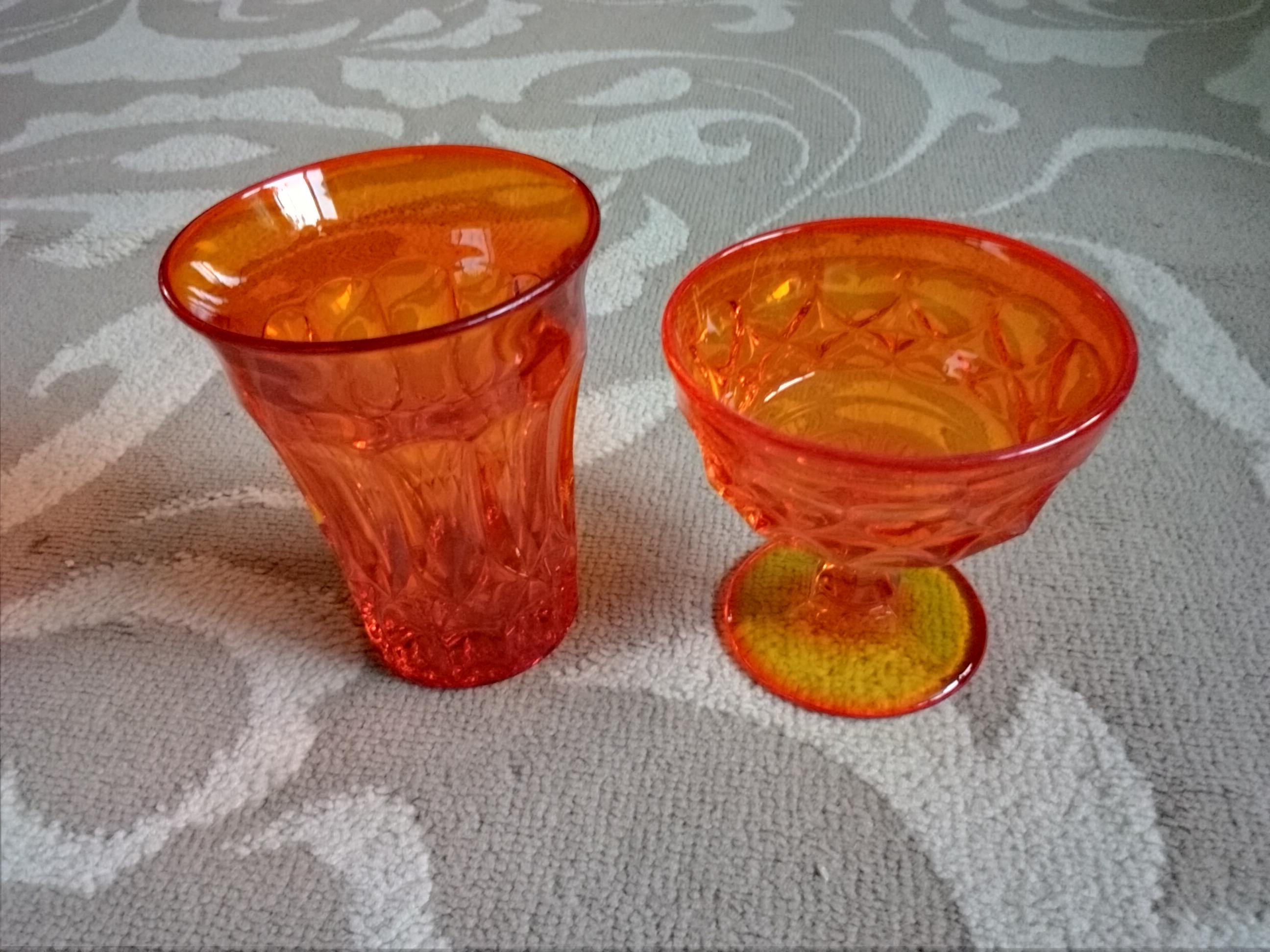 Need some help identifying this beautiful orange glass. r/glasscollecting