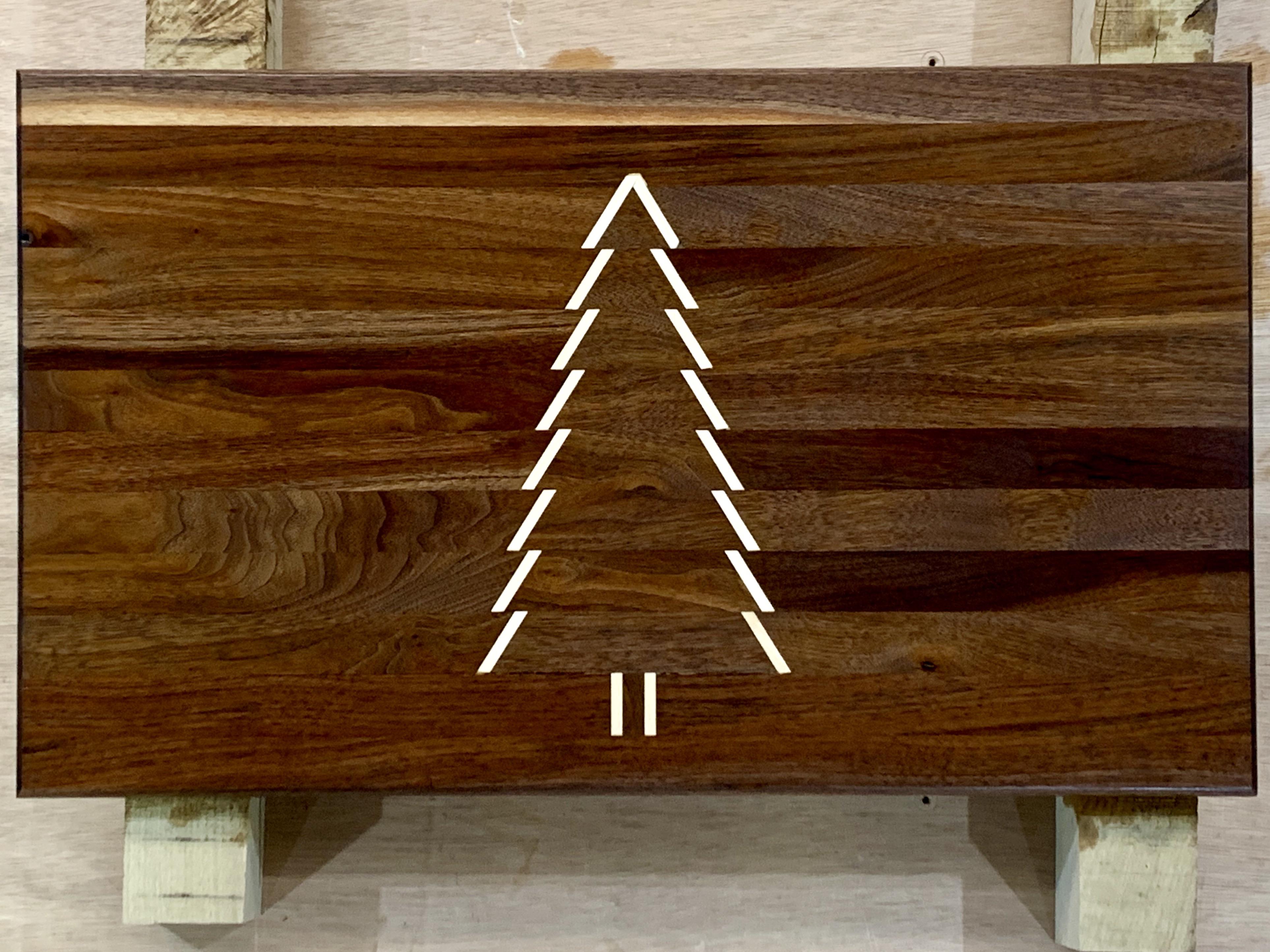 I made a Christmas tree cutting board r/maker