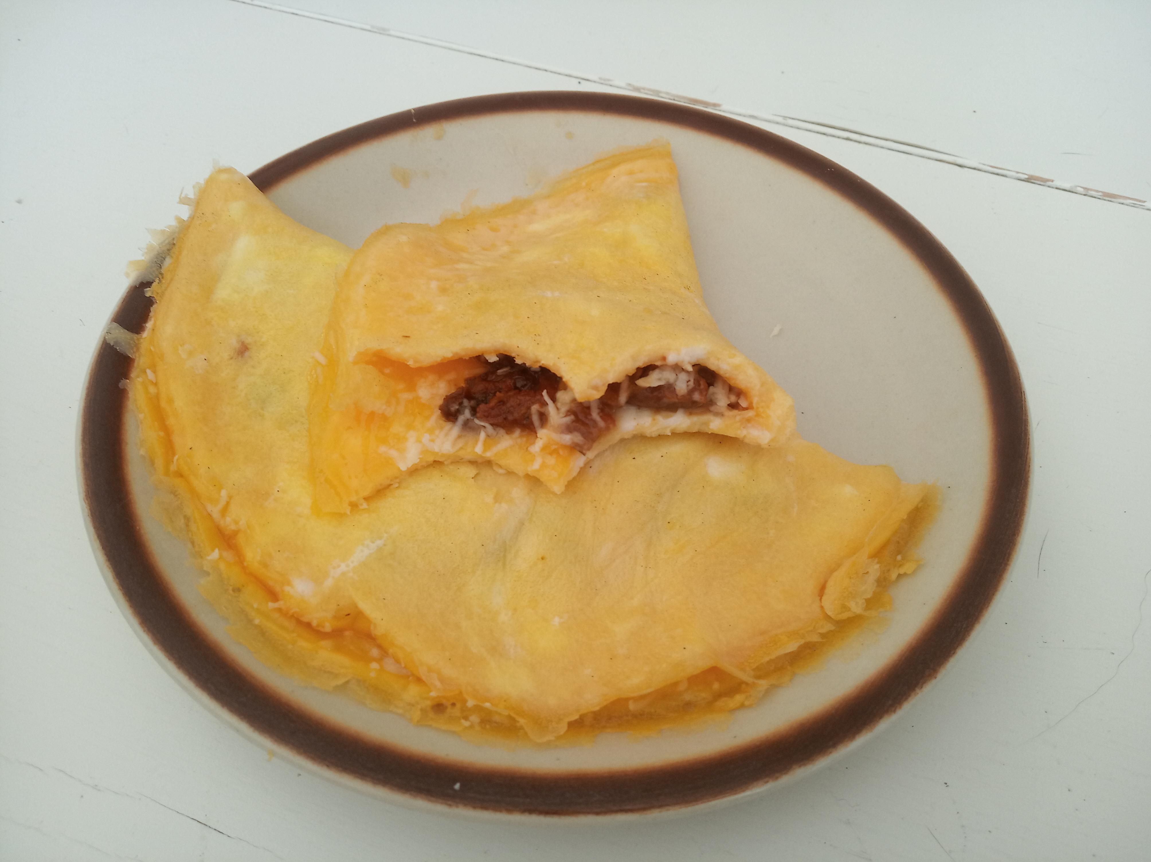 Pecorino and sundried tomatoes omelettes r/BreakfastFood