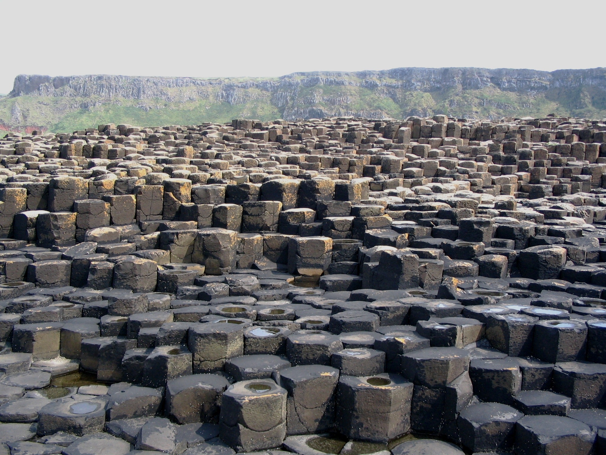 Hexagonal basalt columns r/MineralPorn