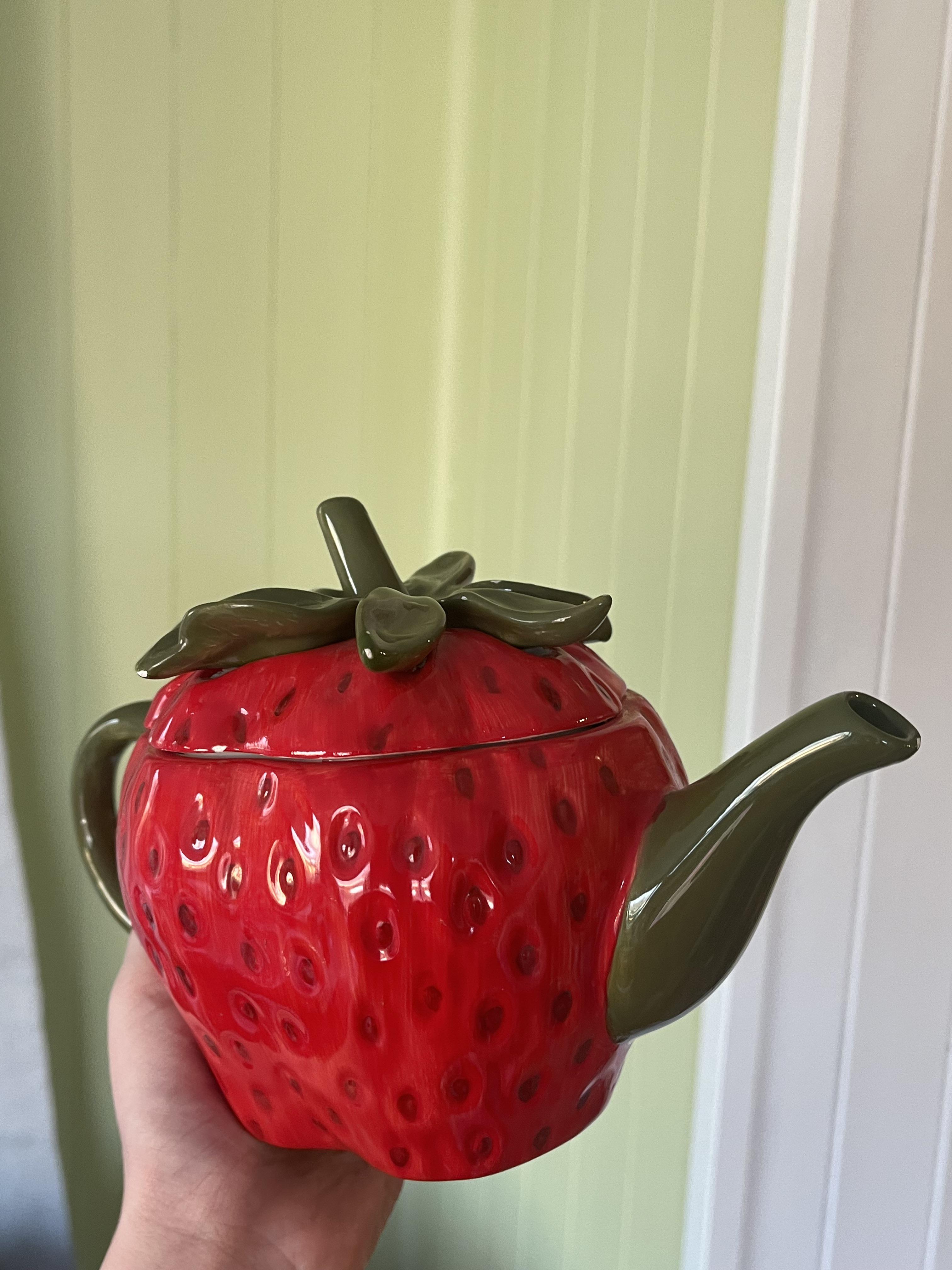 Thrifted this cute lil strawberry teapot today! )) r/cottagecore