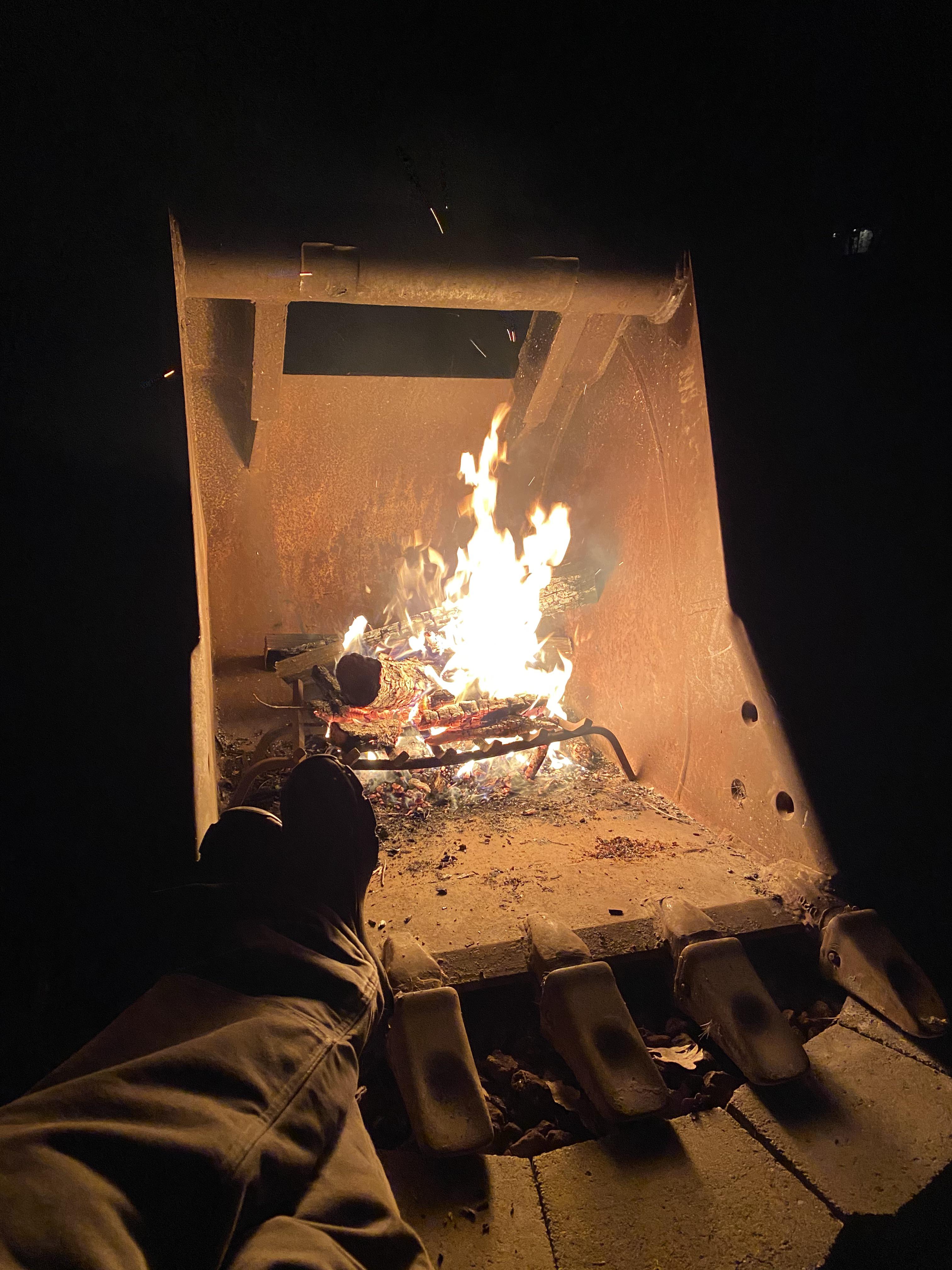 Anyone else prefer watching a fire instead of TV at night? (Yes, my