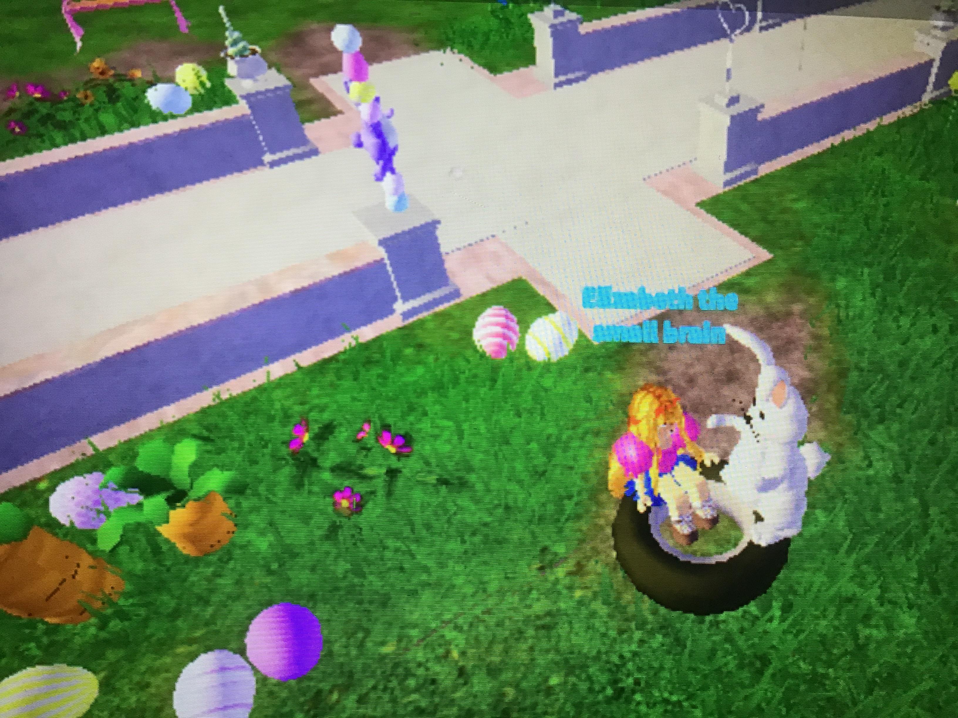 I don’t think it’s Easter anymore 👁👄👁 r/RoyaleHigh_Roblox