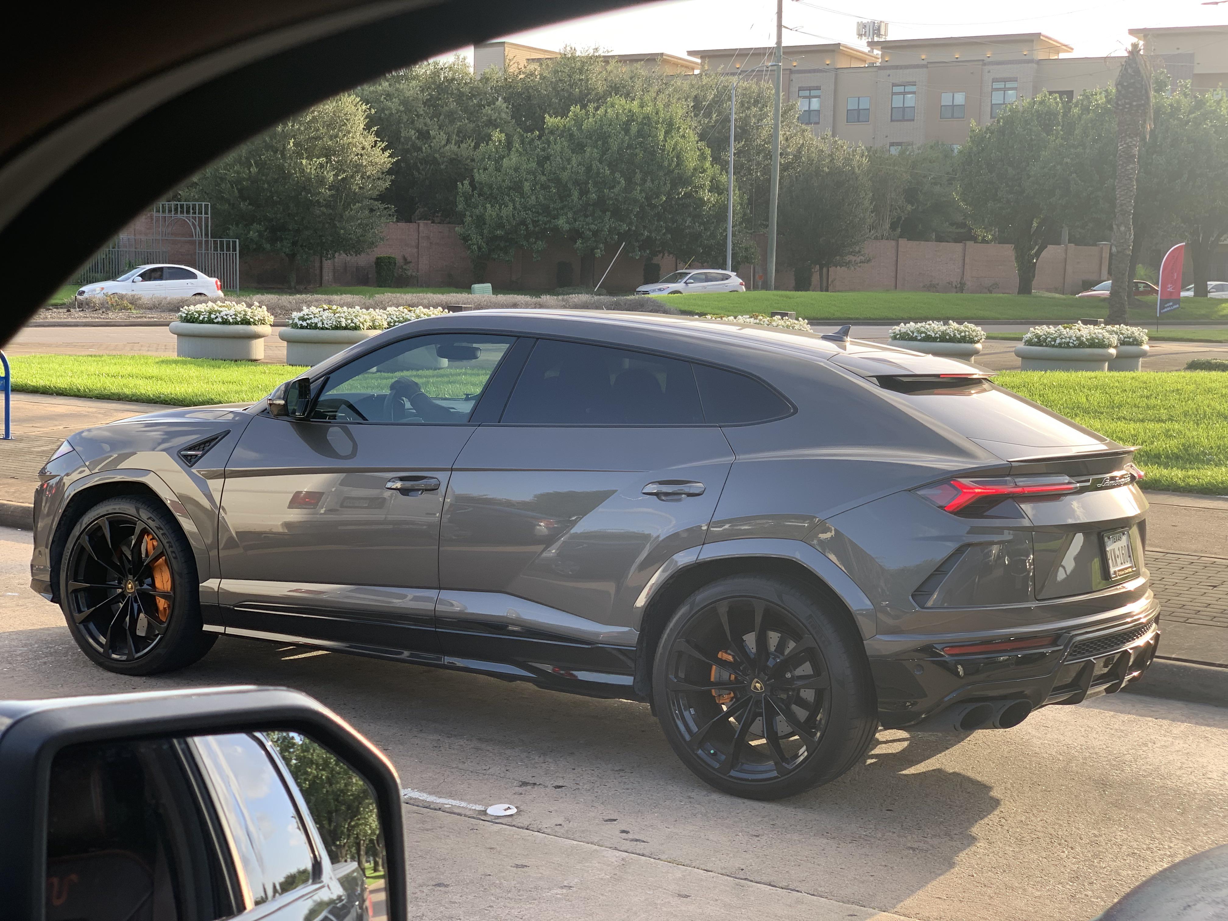 Urus] in Houston r/spotted