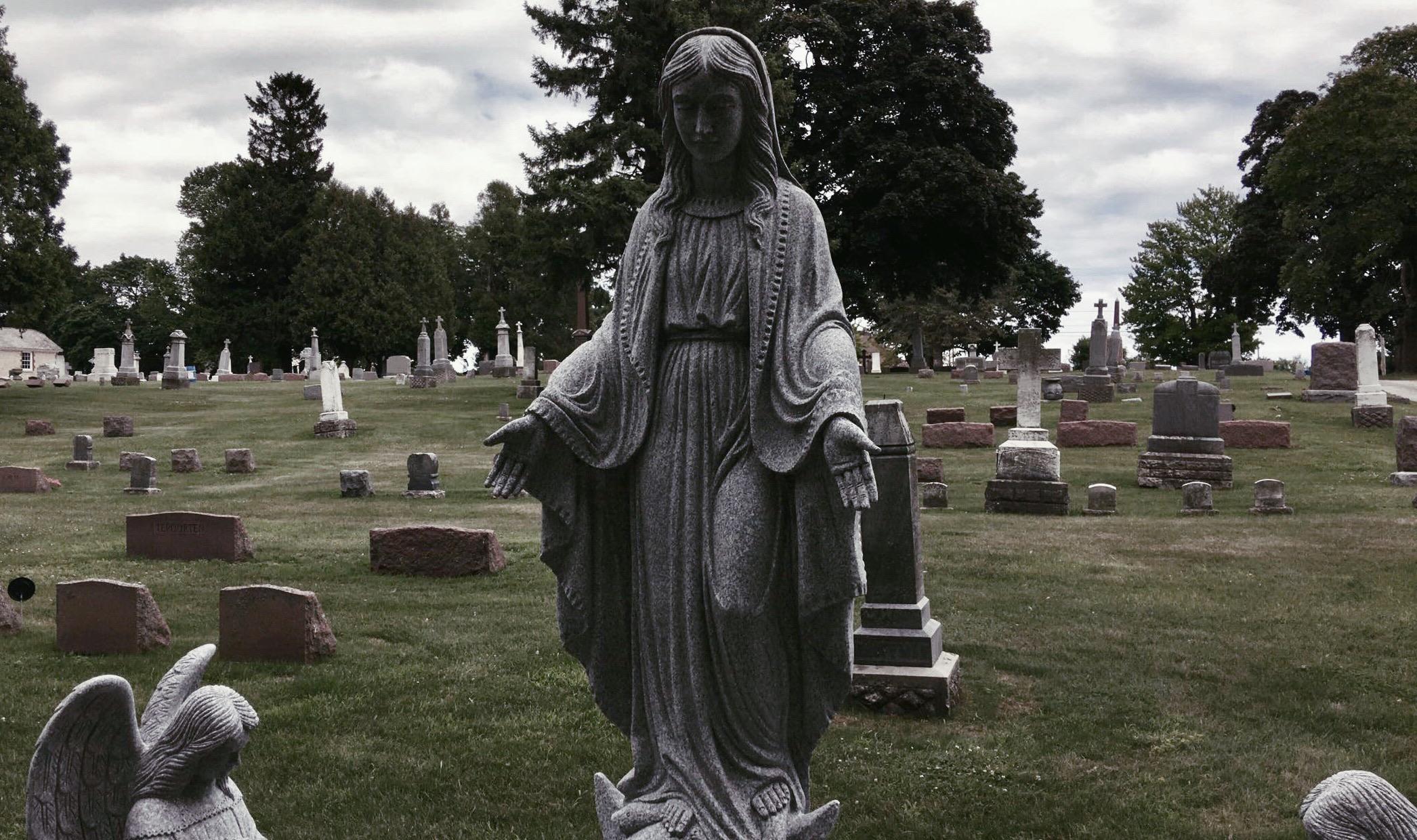 Taken by me in 2018 at a Wisconsin Cemetery r/CemeteryPorn