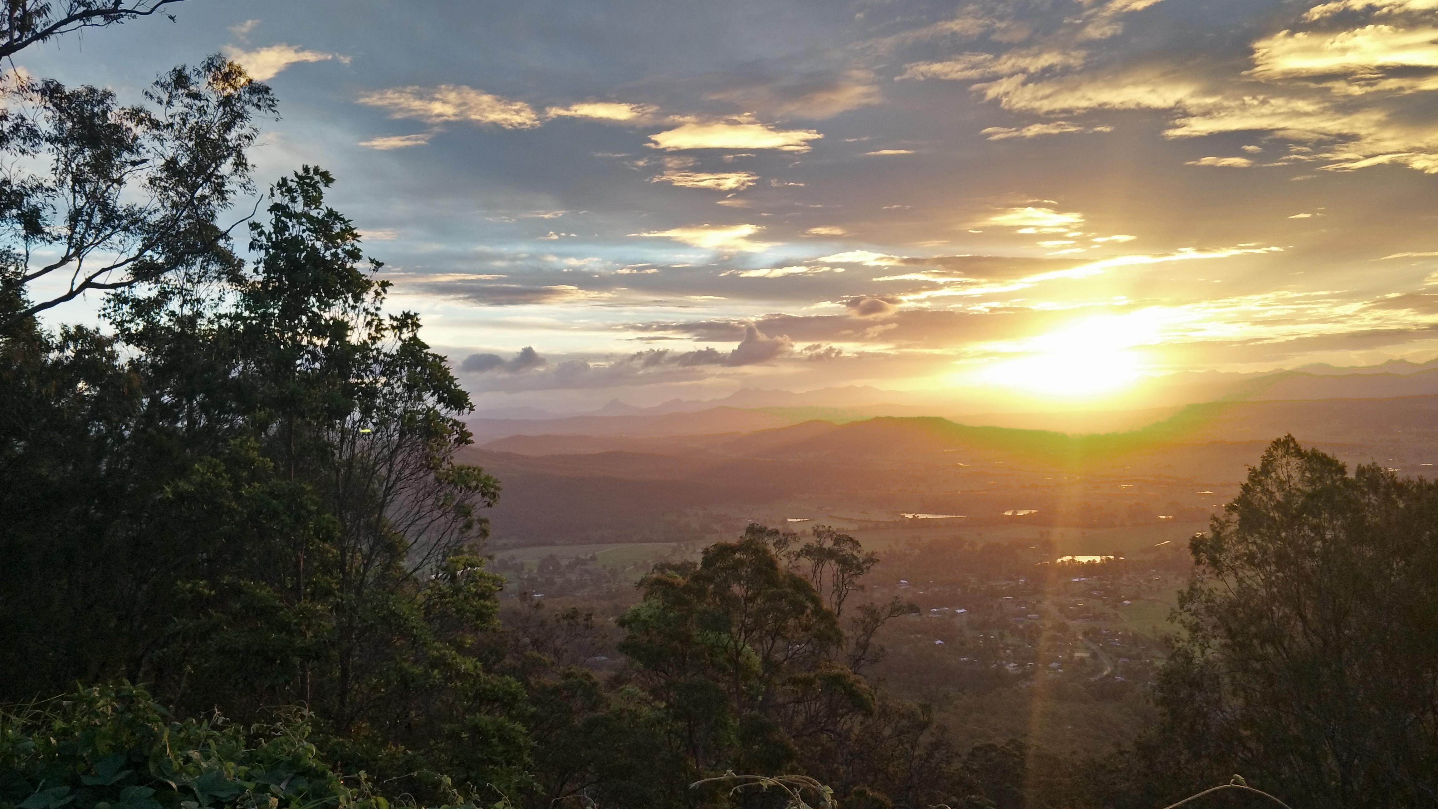 Mount Tambourine Queensland, Australia [4608x2592] r/EarthPorn