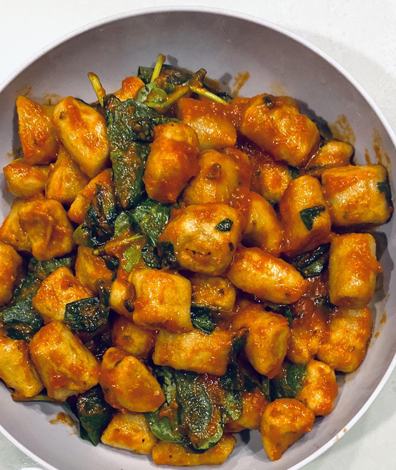 TJ’s copycat cauliflower gnocchi (only 3 ingredients!) I could eat bowls and bowls of this 🤤 r