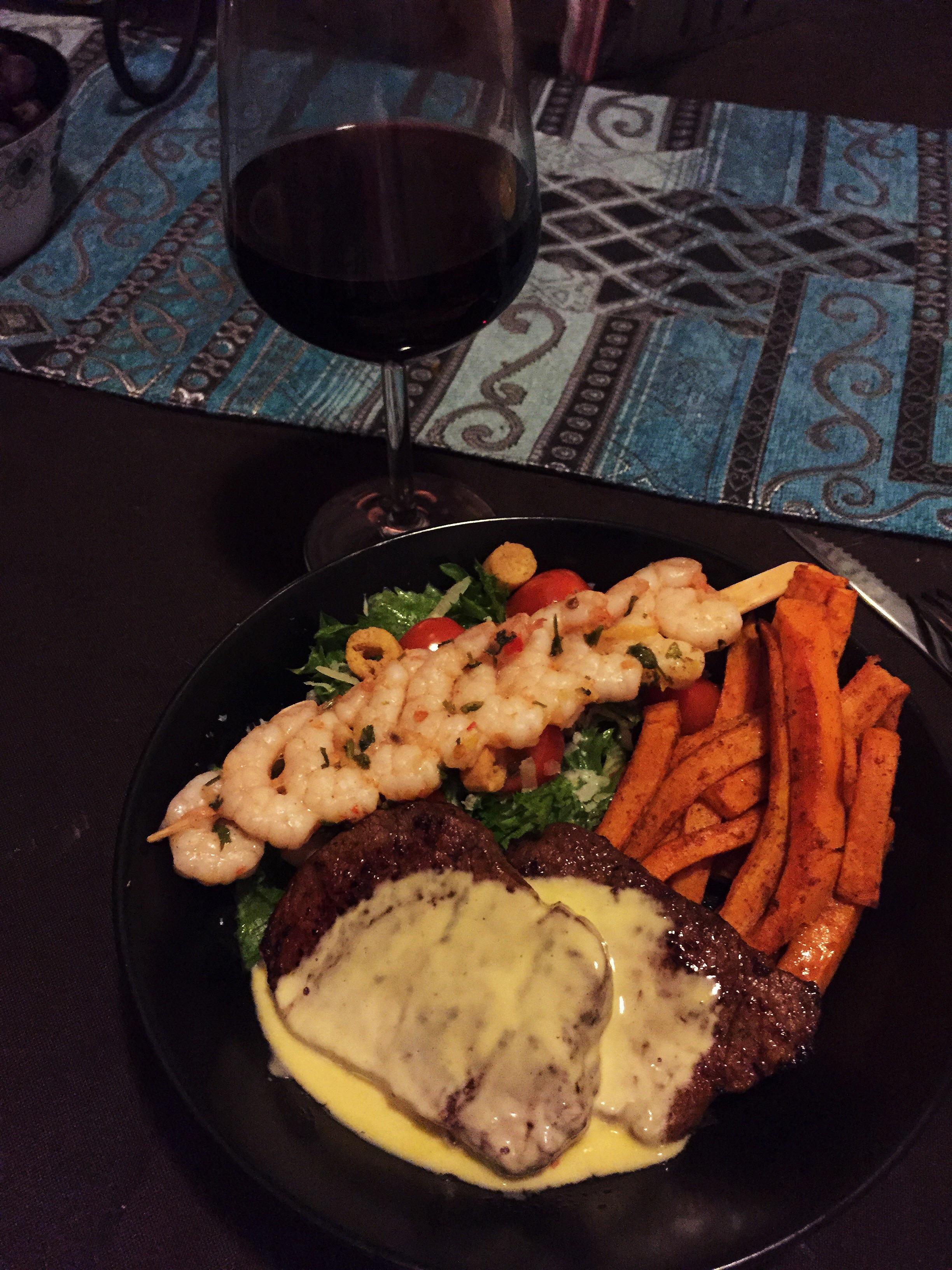 [Homemade] Beef tenderloin fried with garlic and thyme, chili and