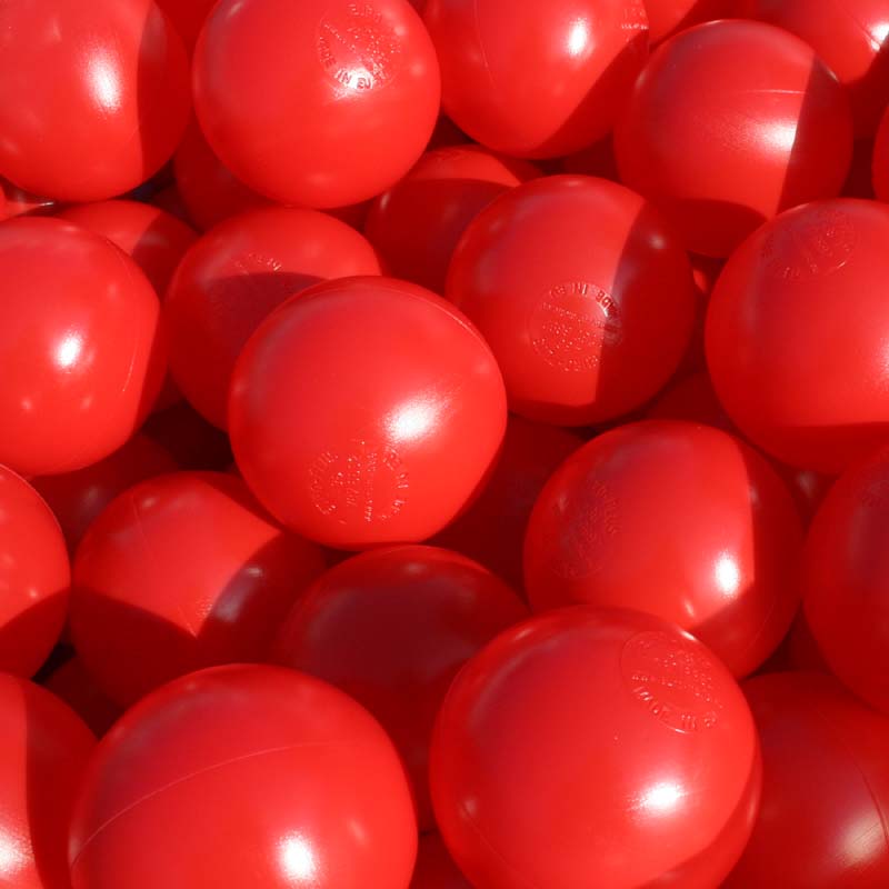 Red balls : r/notinteresting