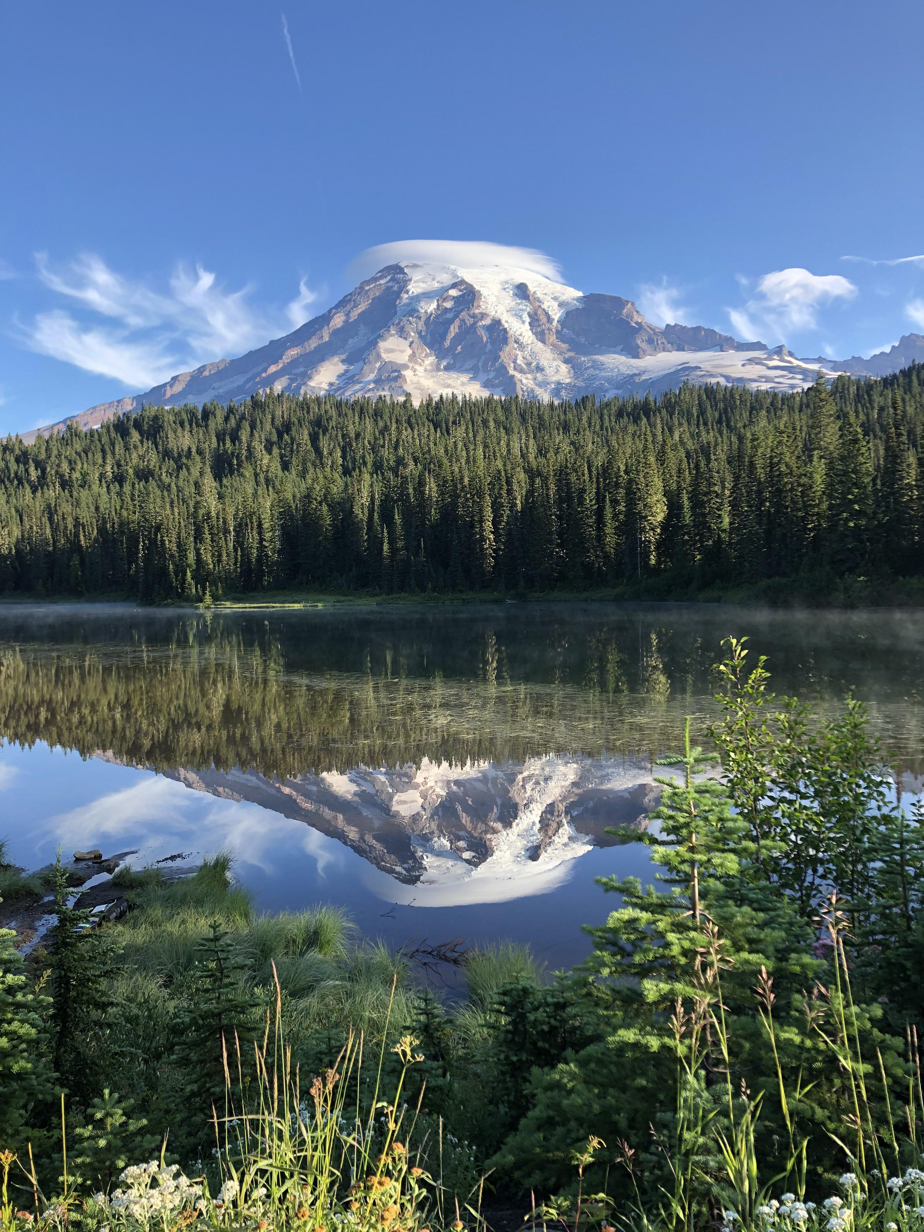 Wow, Mt Rainier! Taken on a beautiful summer day in August r/Seattle