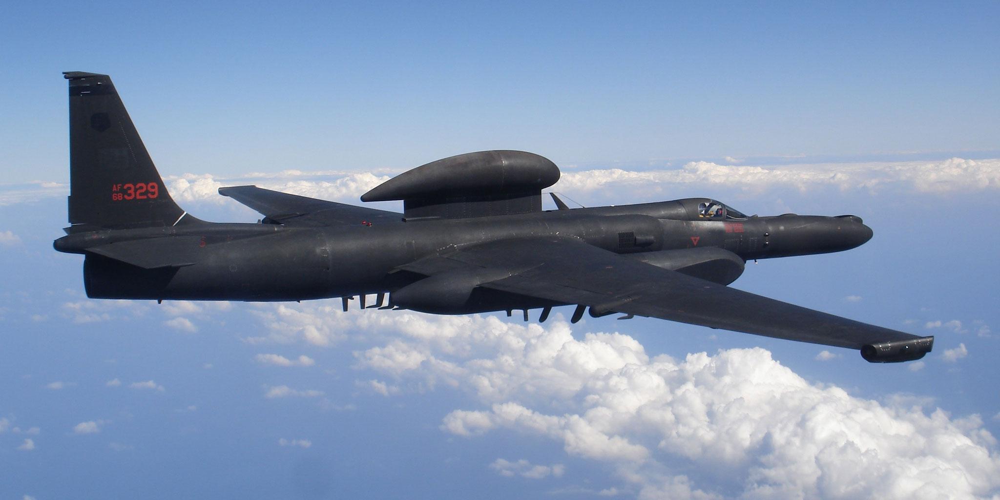 Lockheed U2"Dragon Lady", is an American singlejet engine, ultrahigh altitude reconnaissance