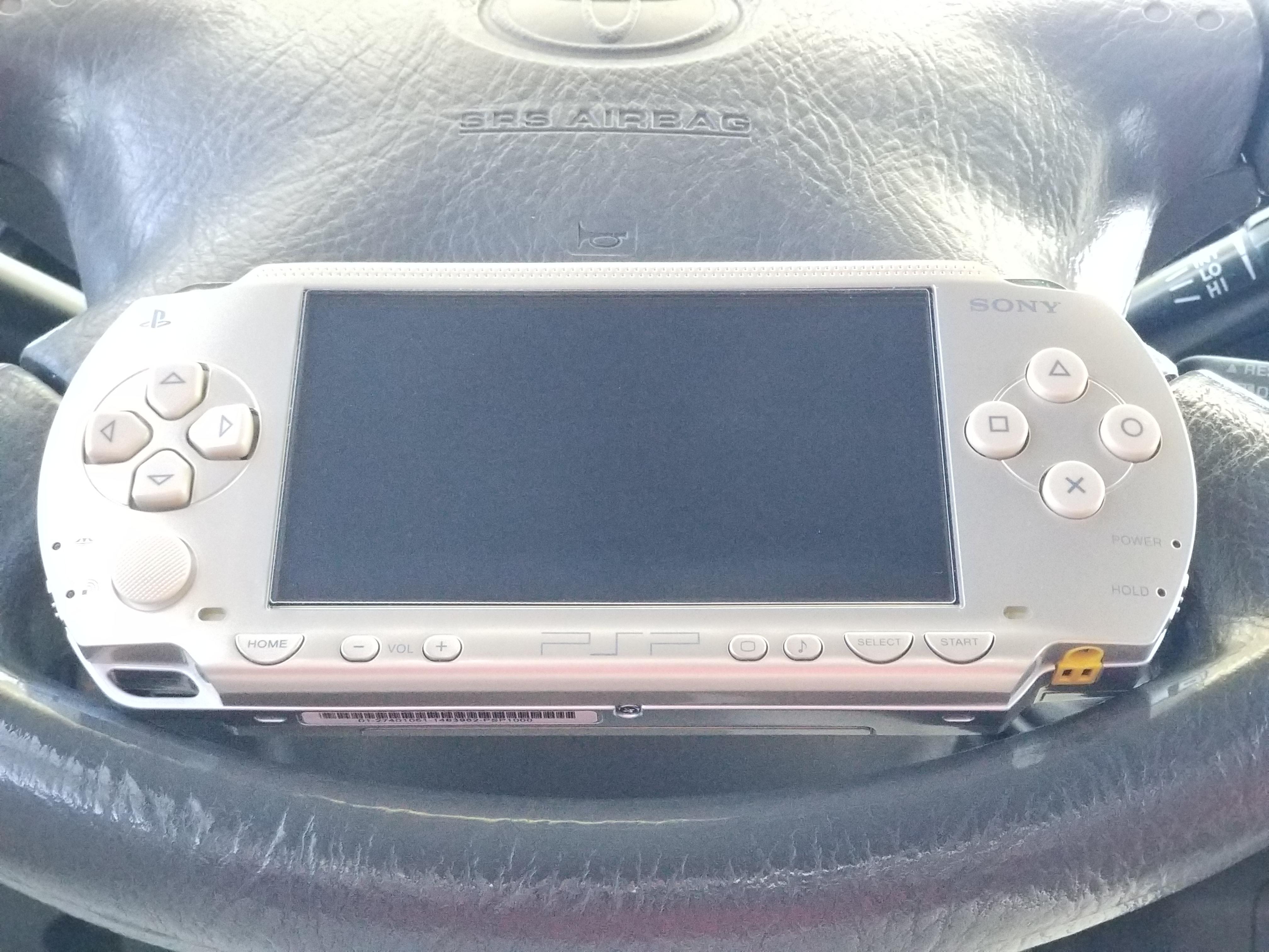 Showing off champagne gold psp 1000 international version! r/PSP
