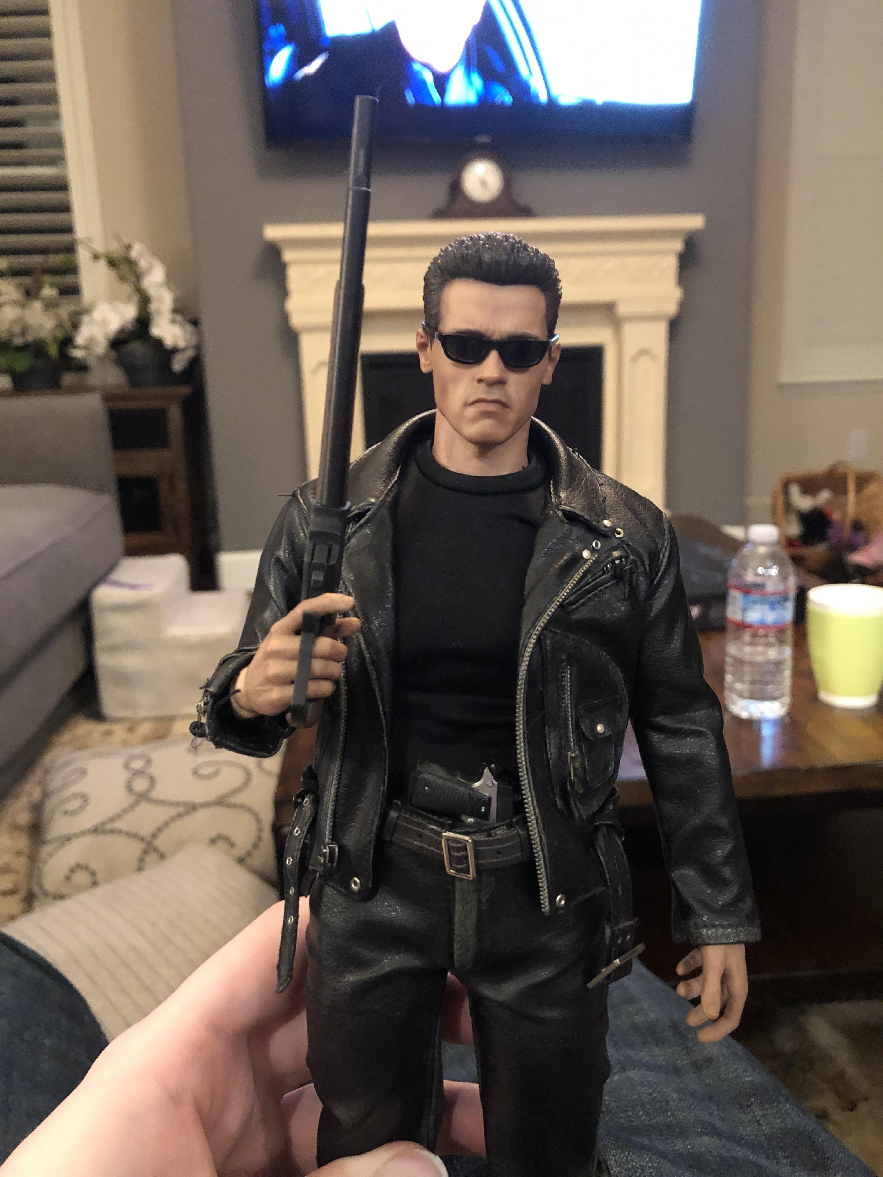 The T800 is my absolute favorite Hot Toys figure. r/hottoys
