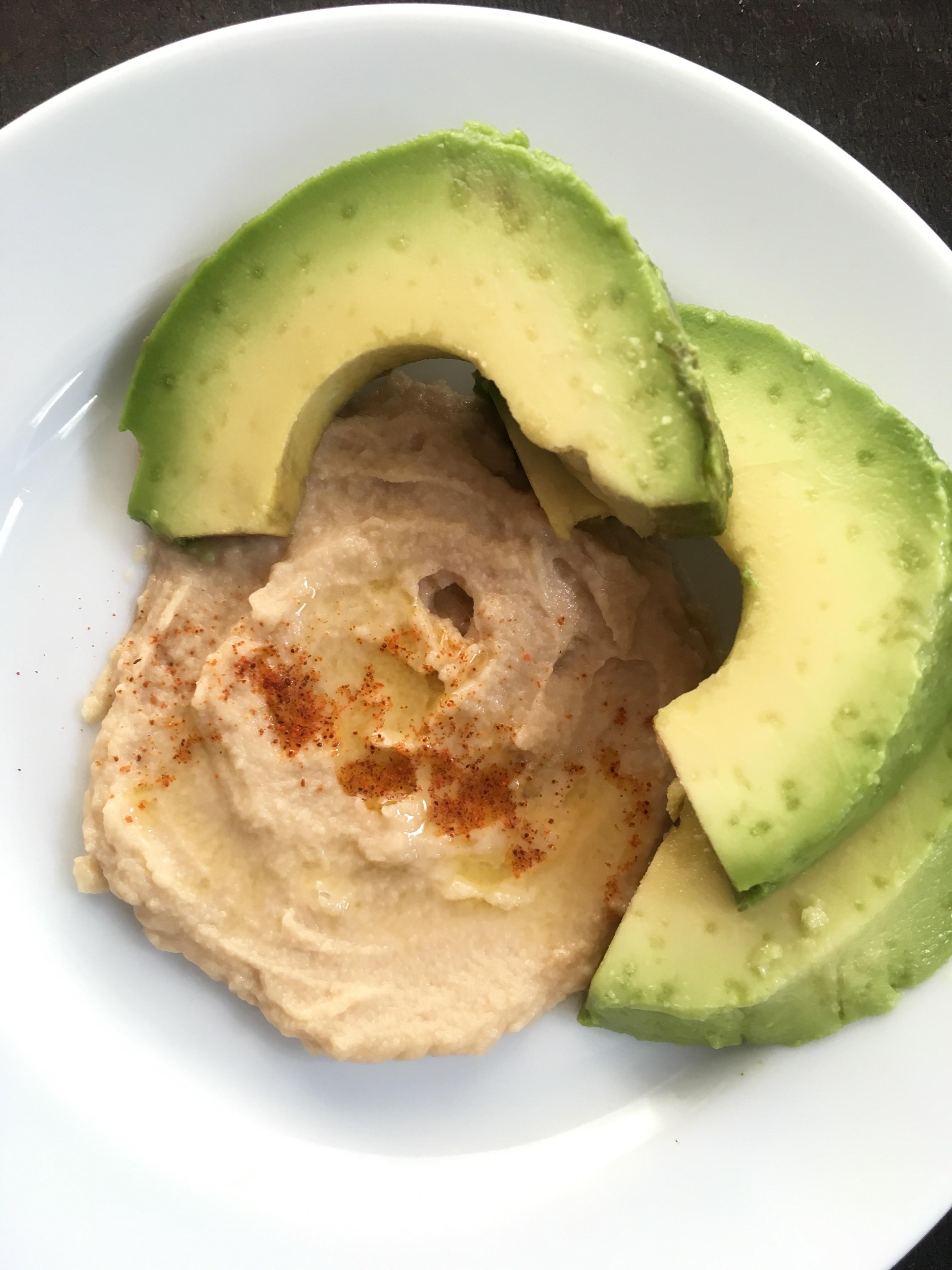 Low Carb Pea Protein Hummus made with pea protein powder (2 g carbs