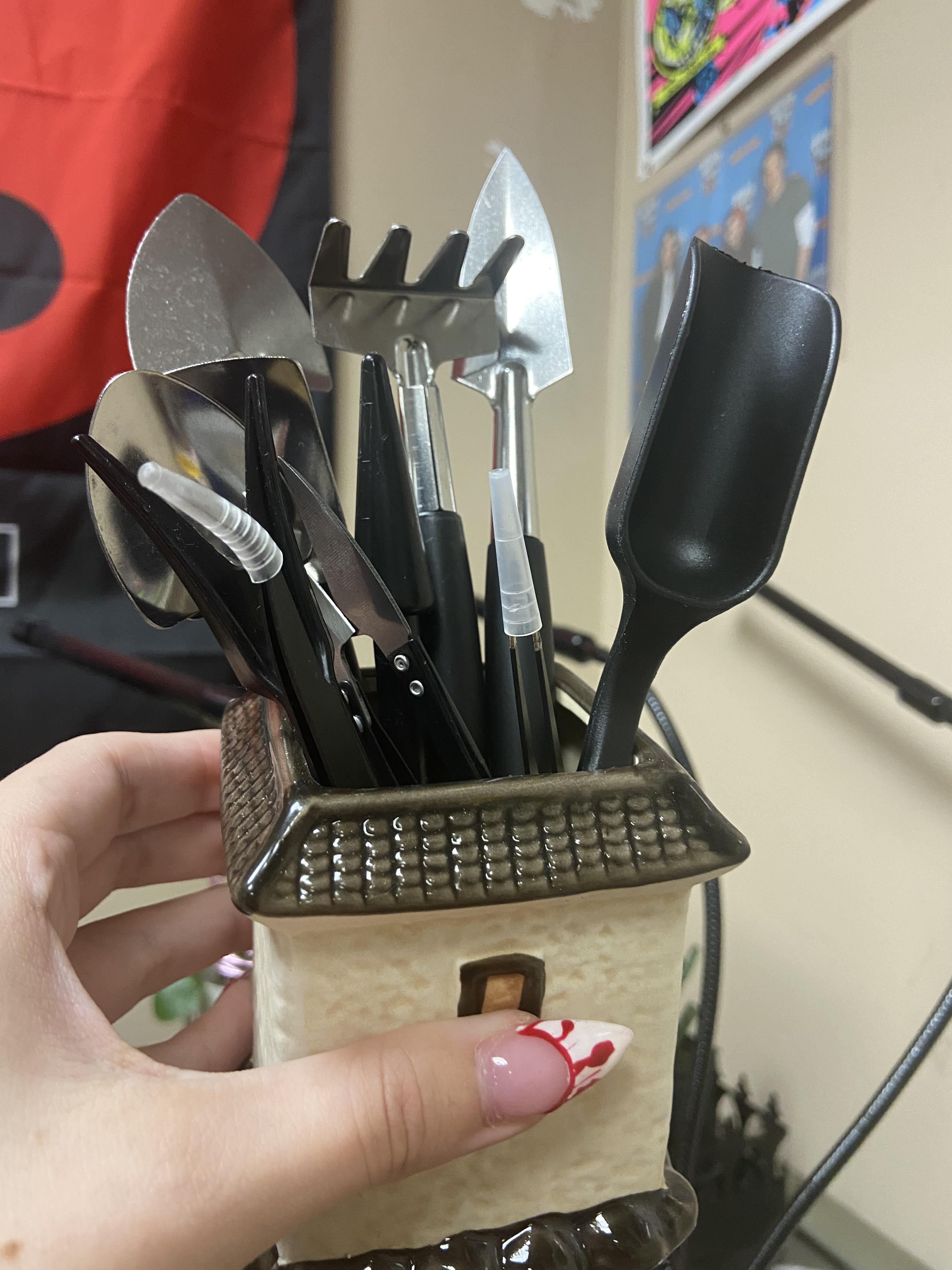 Wanted to share my tiny little gardening tools I just got! Will post