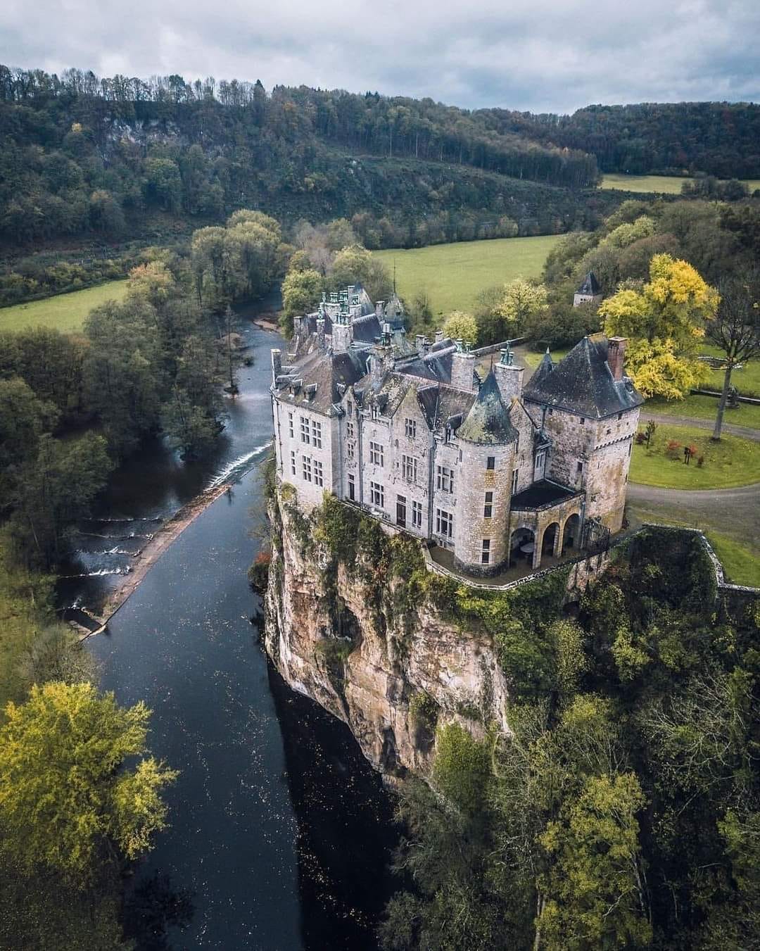 Walzin Castle is a castle in the province of Namur on the River Lesse, Belgium. r/Archaeology21