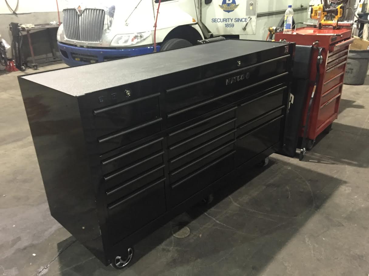 I also just got my first brand new tool box. Matco 4s (1215 x 911) (OC