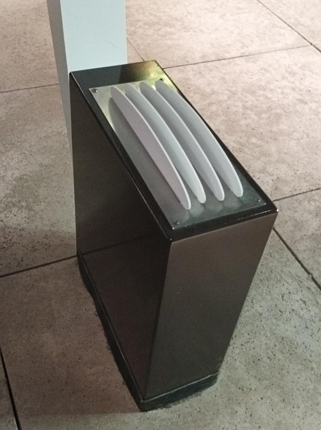 forbidden toast in a toaster (information cards at a french museum) r