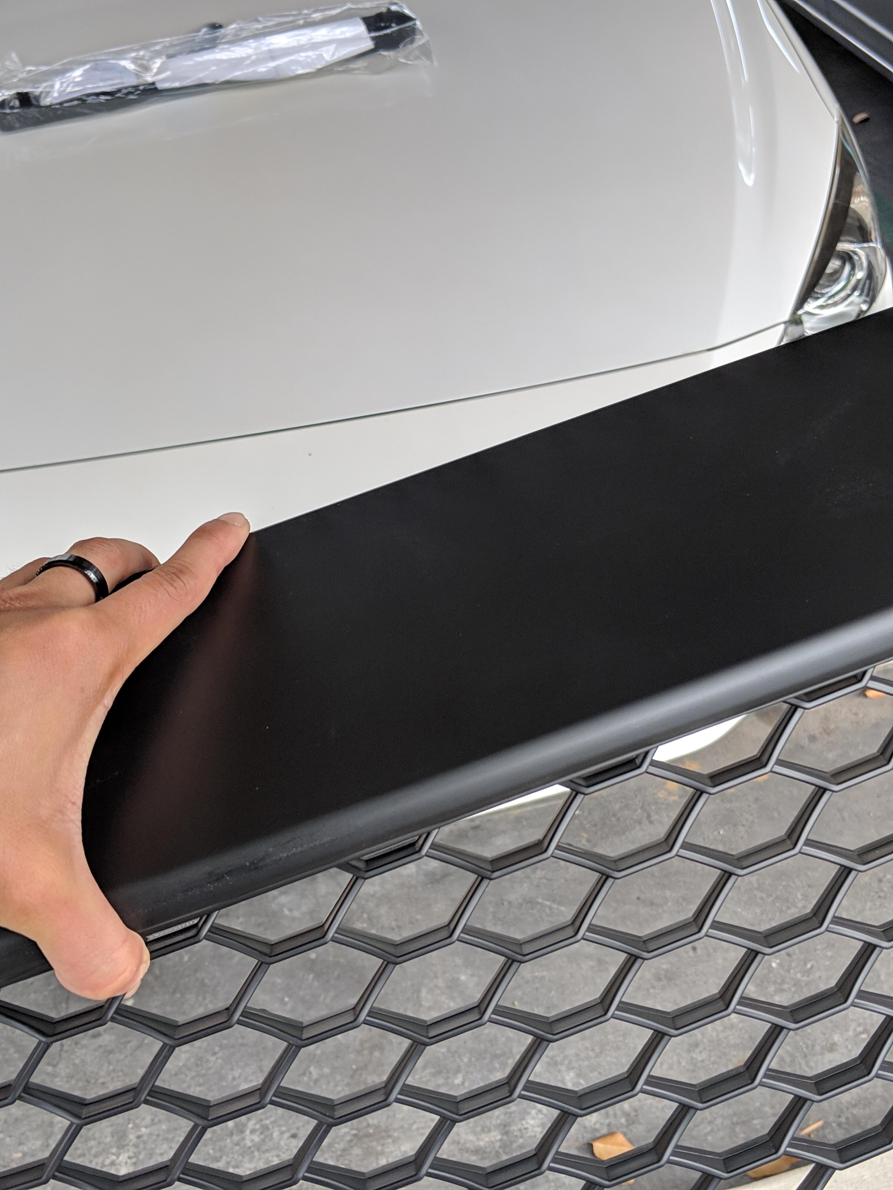 Just bought a plastic grill and I want to paint the top white to match