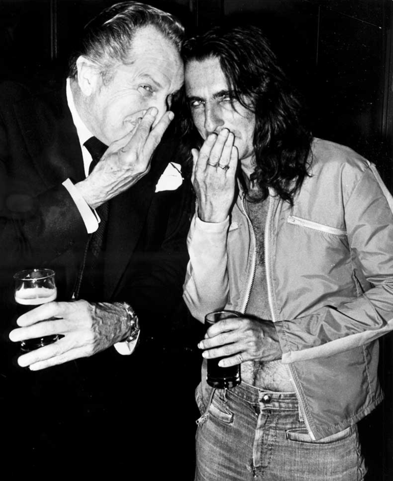 Vincent Price and Alice Cooper, 1978. r/OldSchoolCool