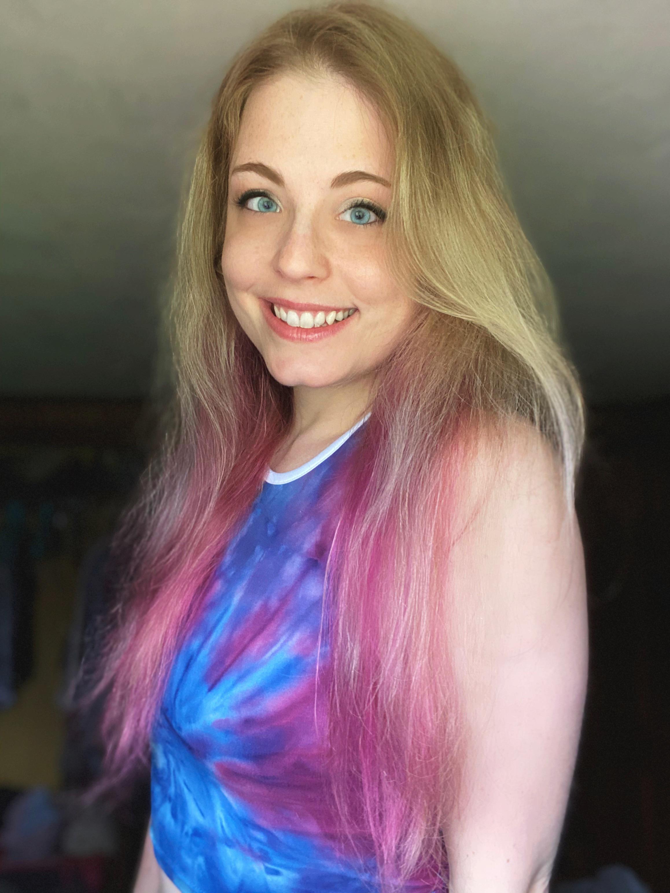 Dyed my hair pink! 💞🎀 [25] selfie