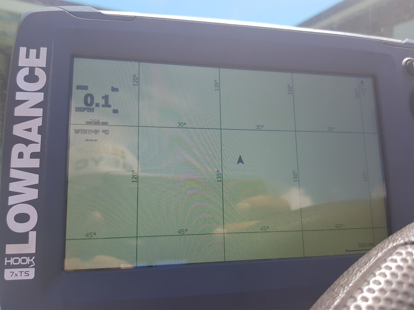 I cannot work out why my GPS screen on my new Lowrance Hook 7
