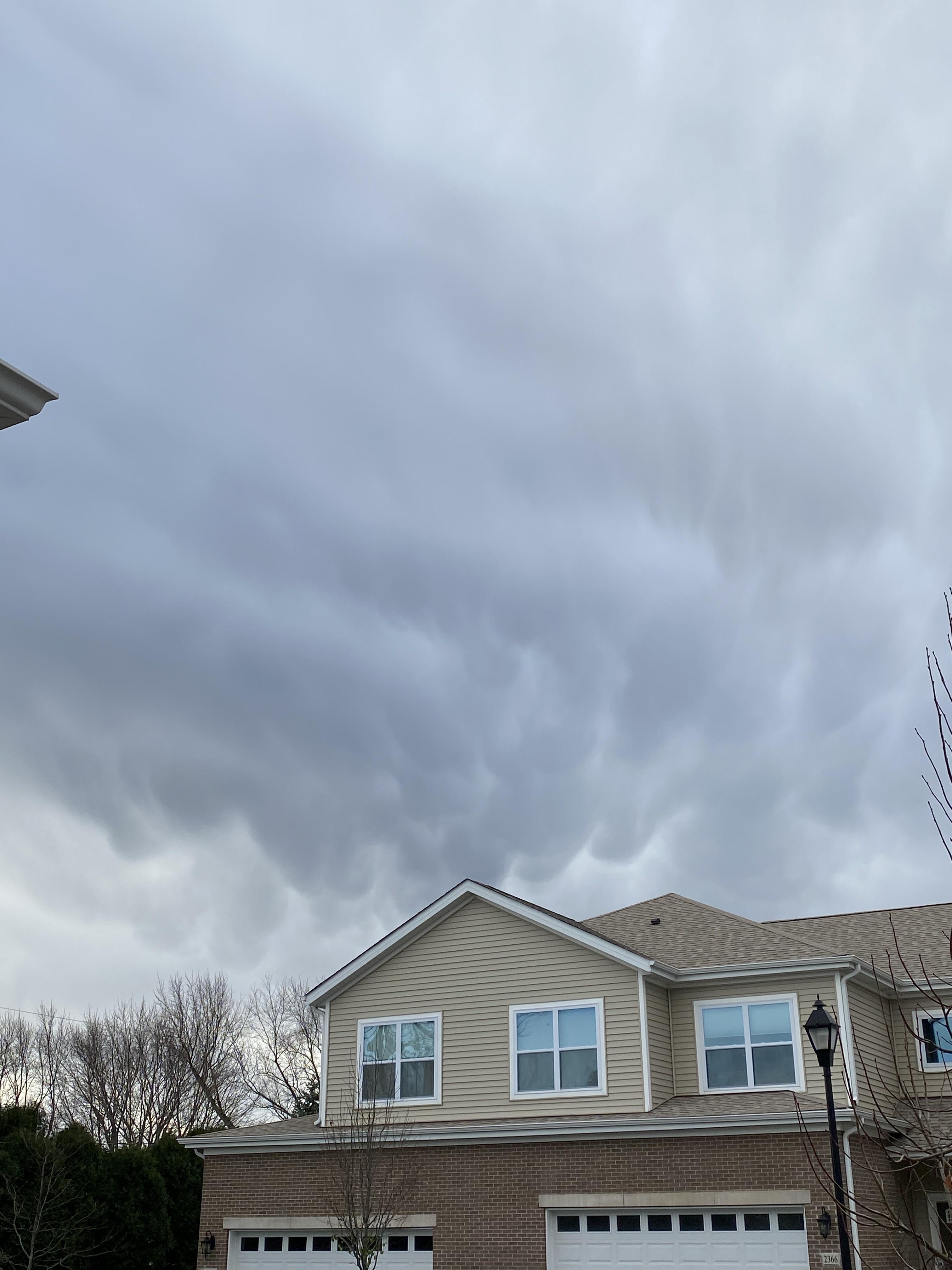 Cool clouds in Illinois r/CloudPorn