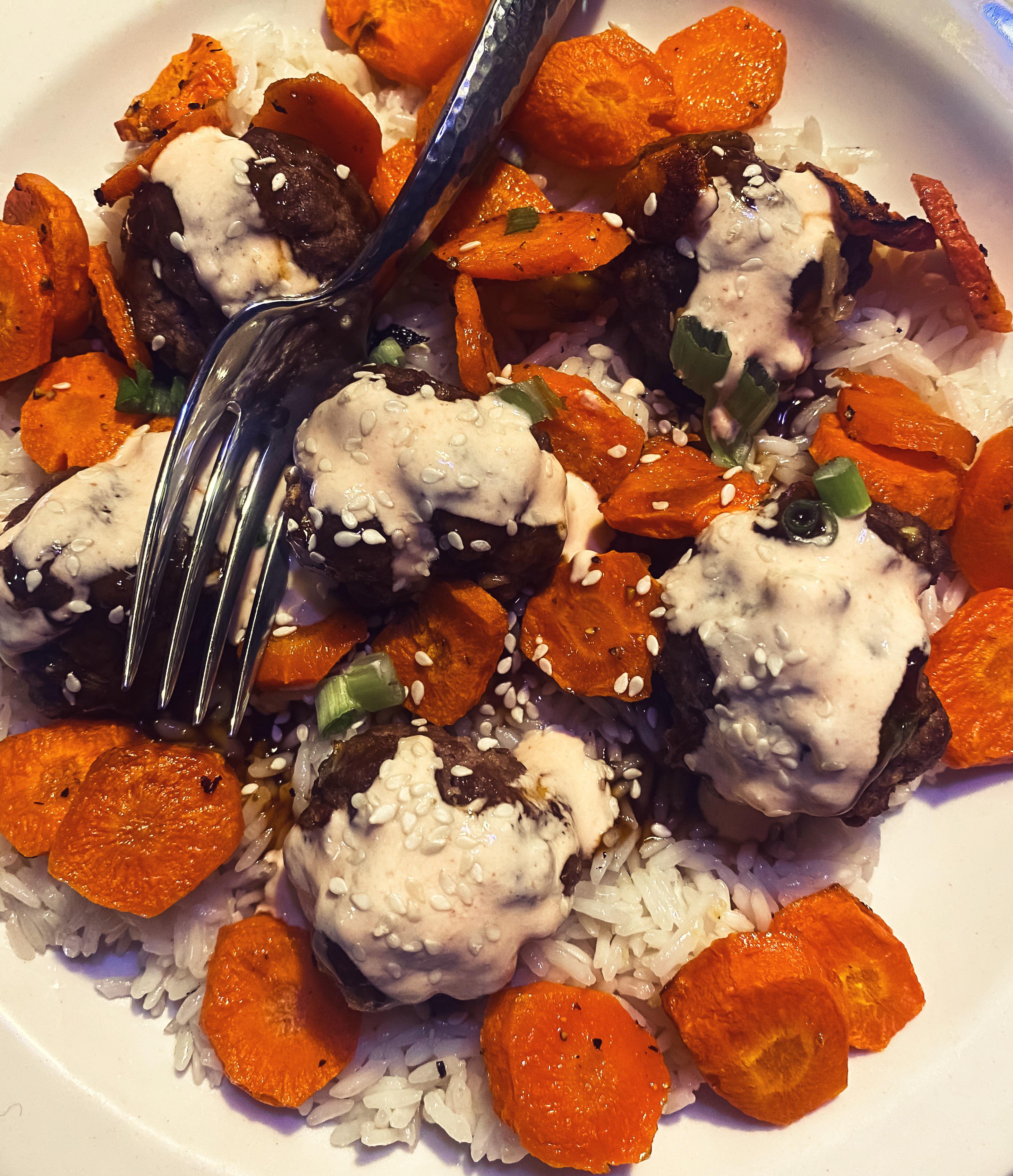 meatballs with bulgogi sauce & roasted carrots, ginger rice and sriracha crema r/hellofresh