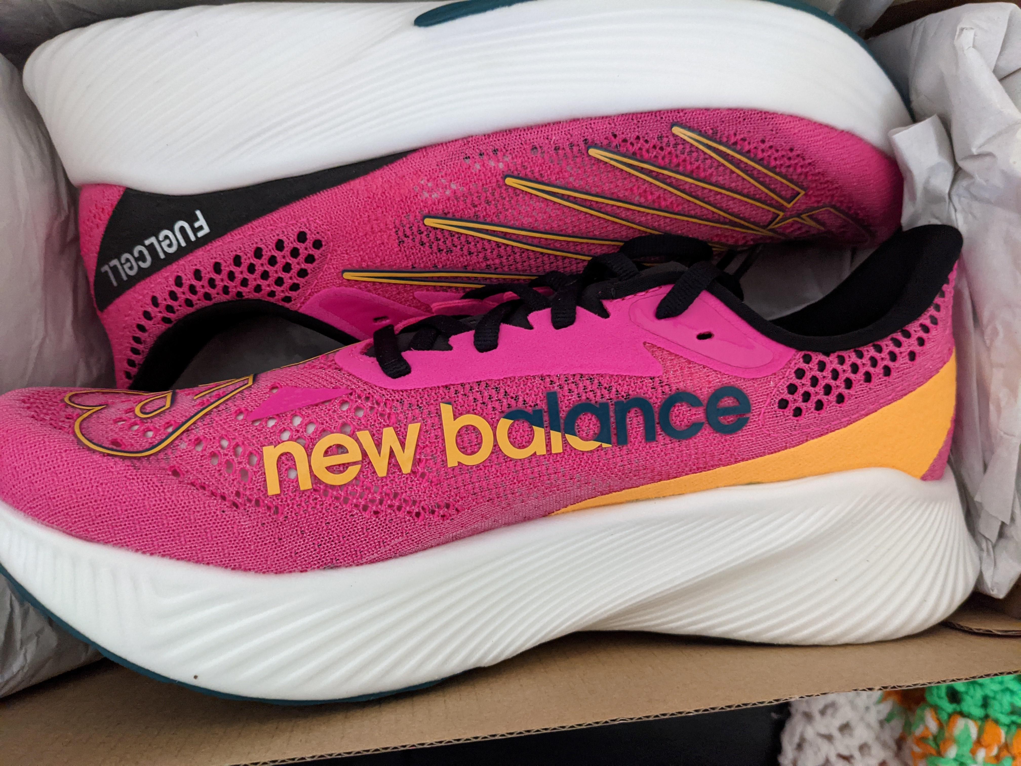 How to tell if you need wide vs regular size shoes? RunningShoeGeeks