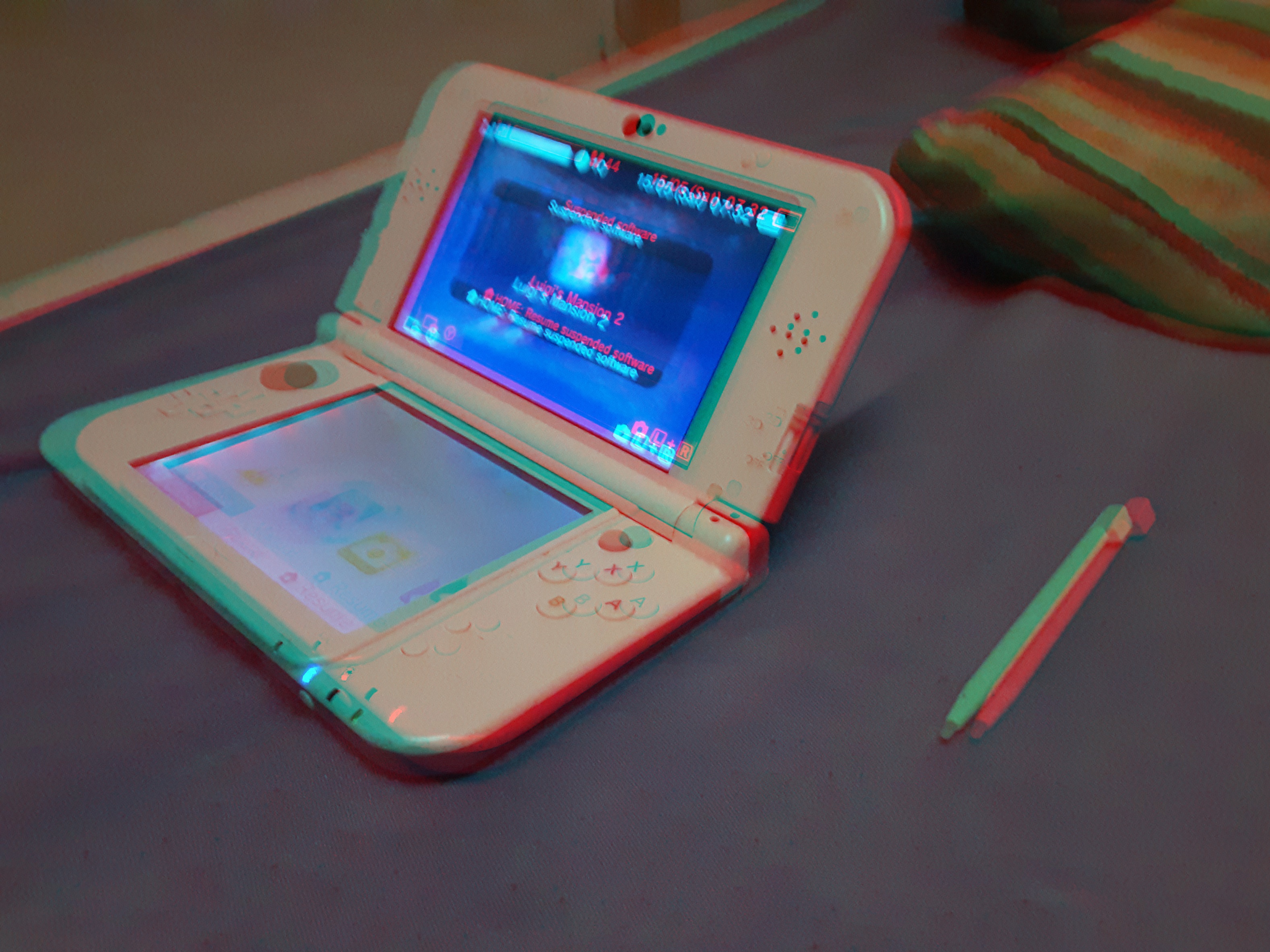 May I introduce a 3ds in 3d (use 3d glasses) r/3DS