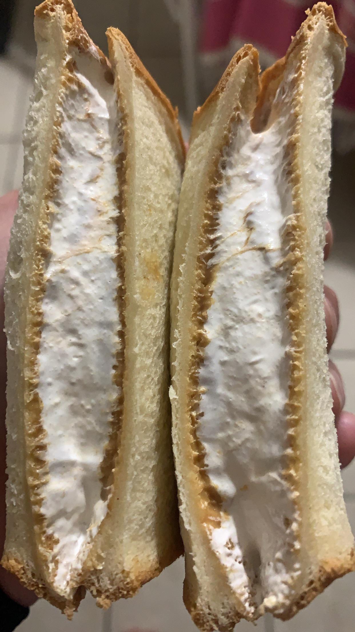 late night peanut butter & fluff sandwich r/FoodPorn