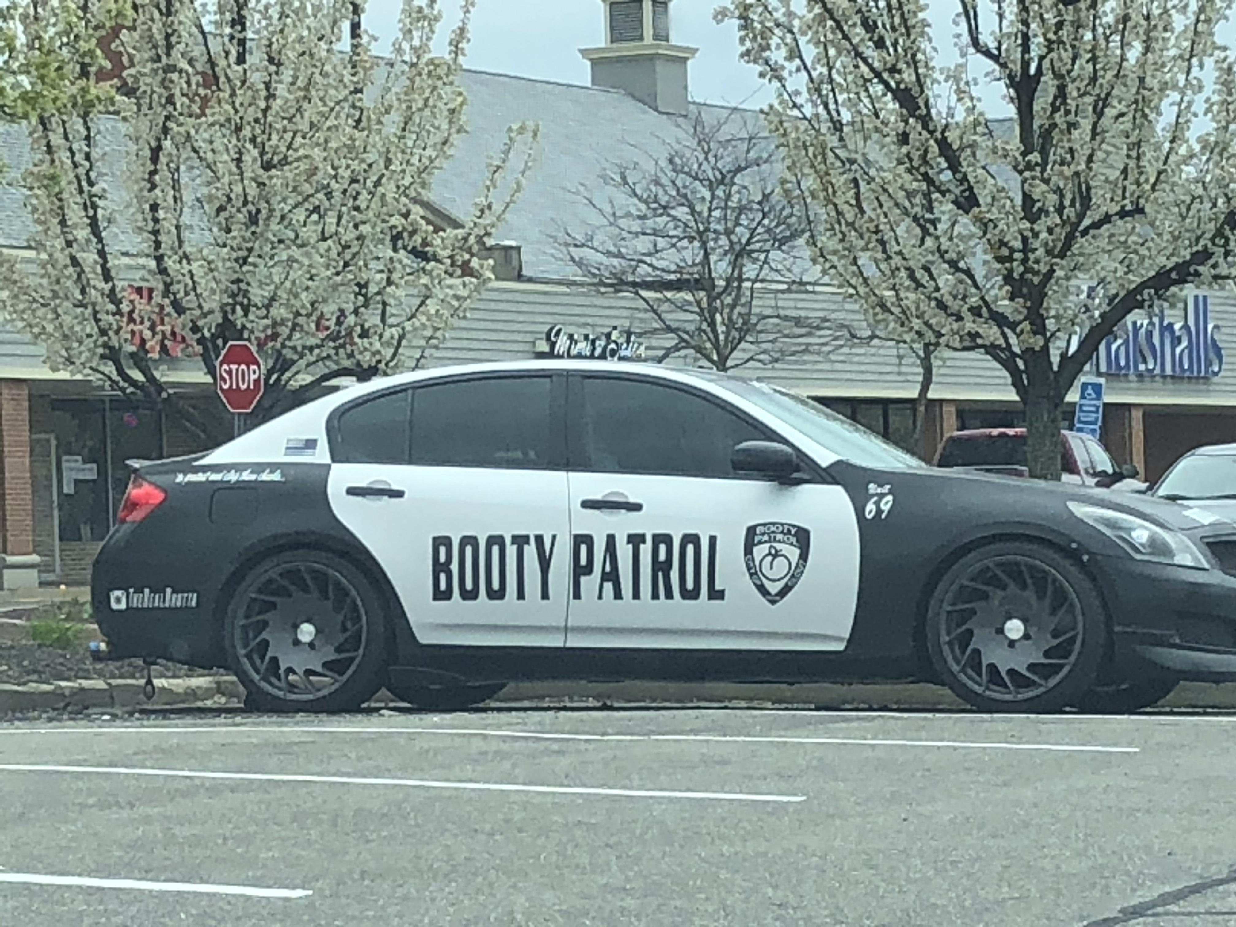 The “Booty Patrol” r/trashy