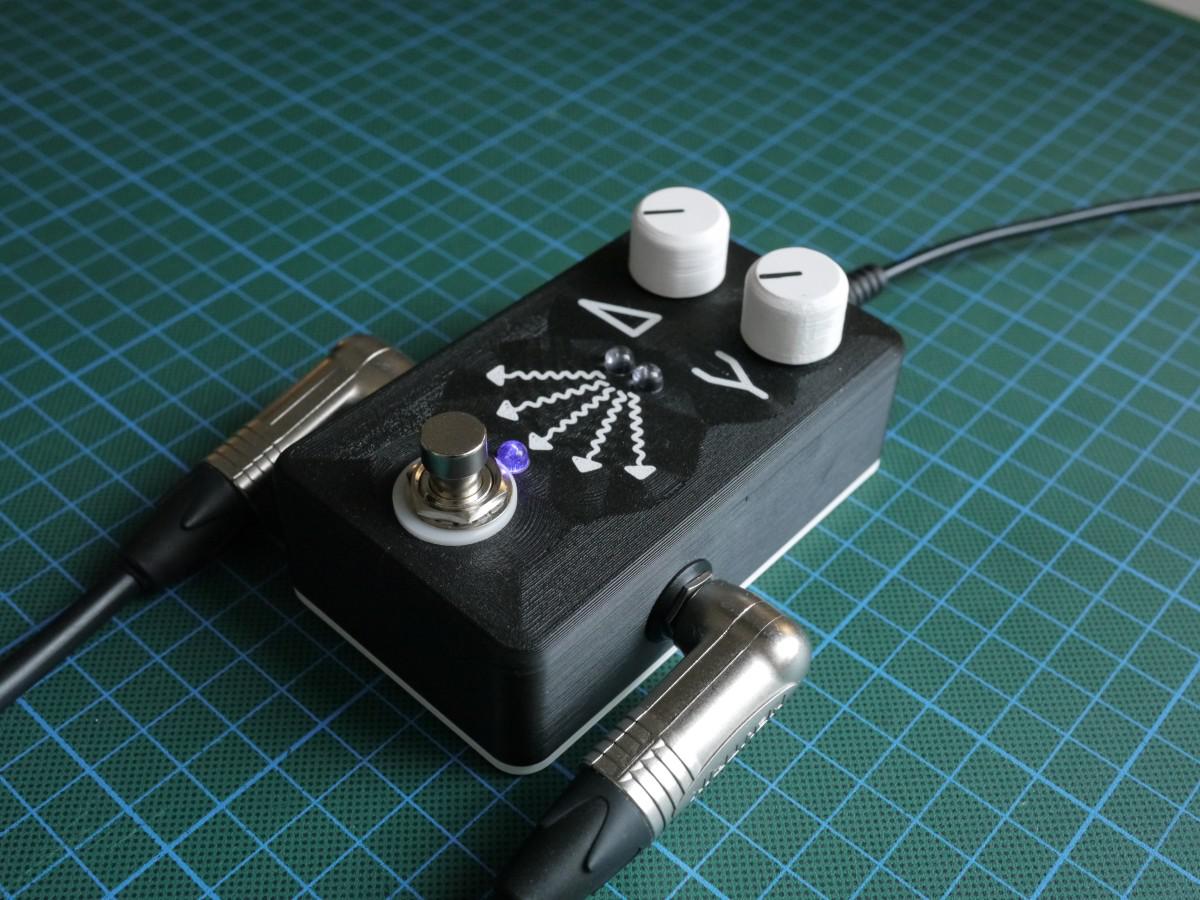 I made a 3D printed guitar effects pedal enclosure! r/3Dprinting