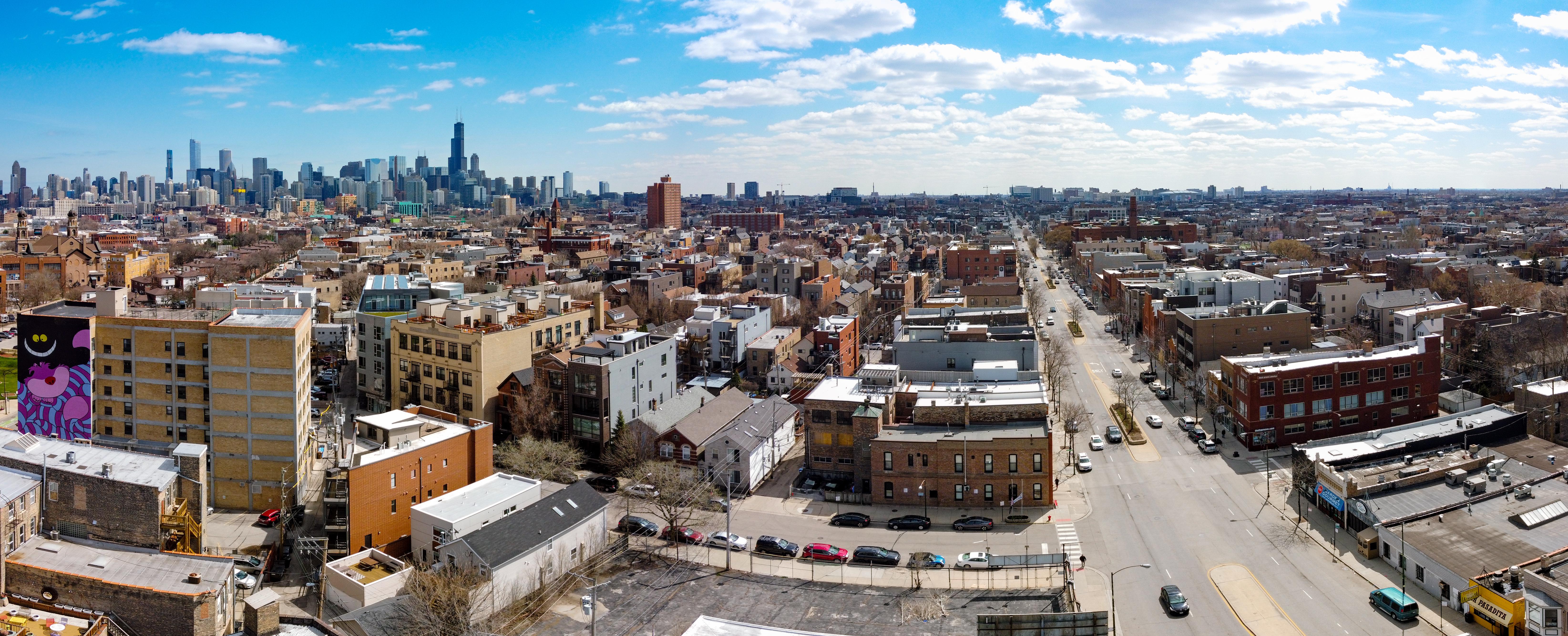 High detailed Chicago panorama shot from Bucktown Ashland and Division intersection (Mavic Mini
