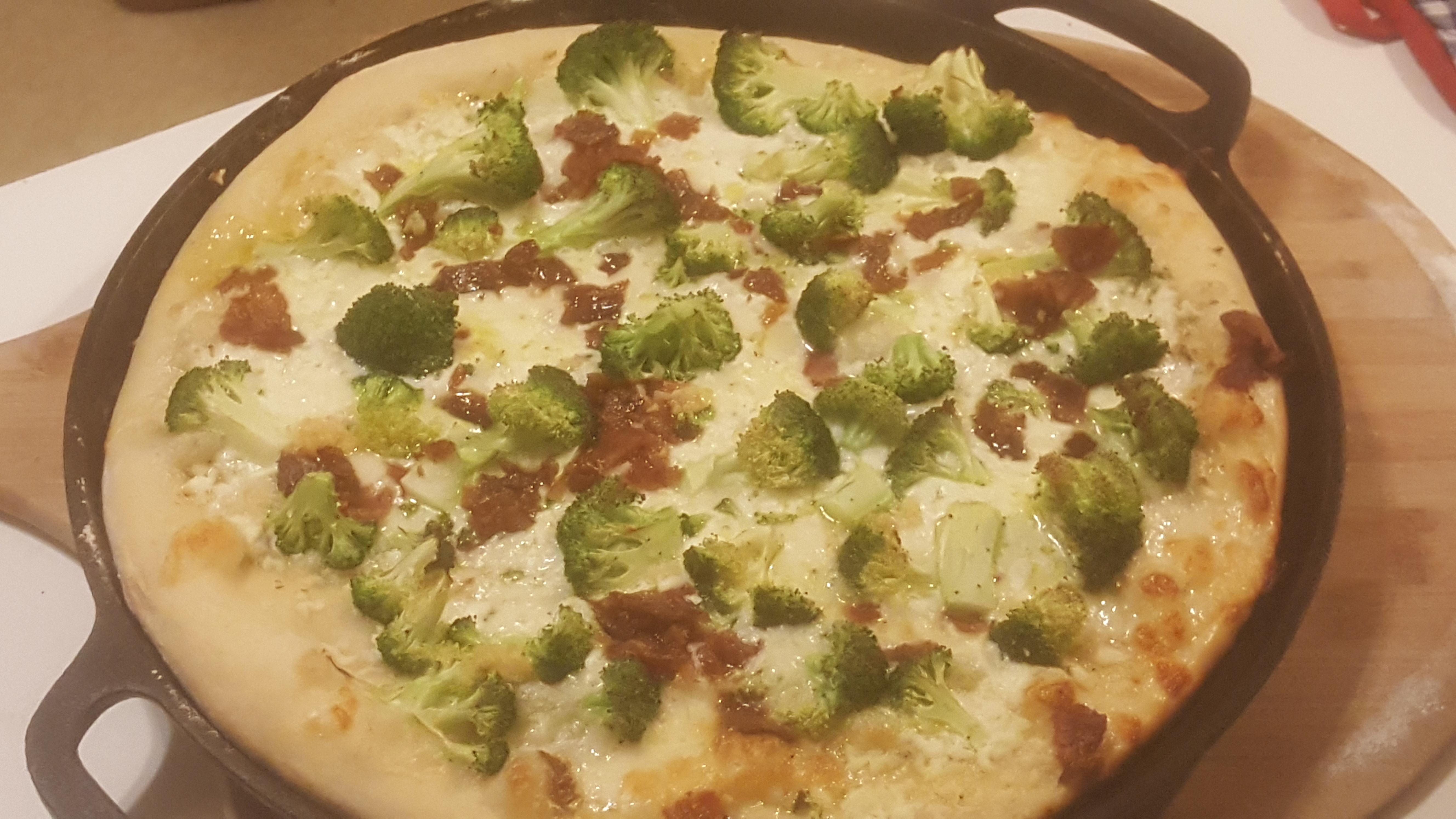 White pizza broccoli bacon mozzarella ricotta r/Pizza